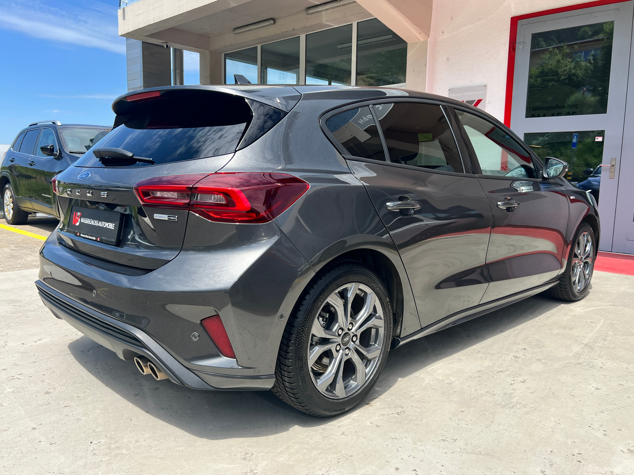 listing desktop thumbnail image 3