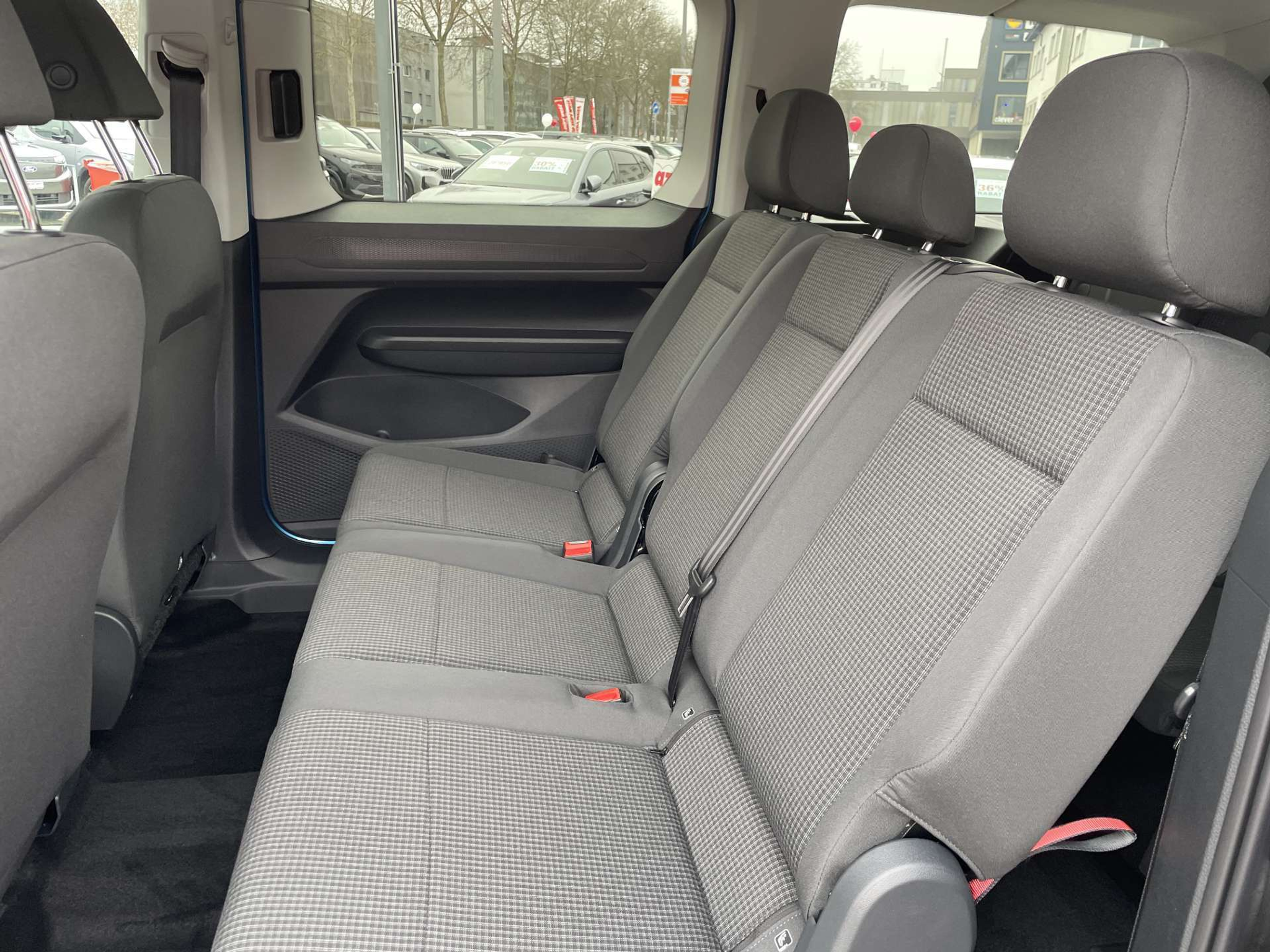 listing desktop thumbnail image 5