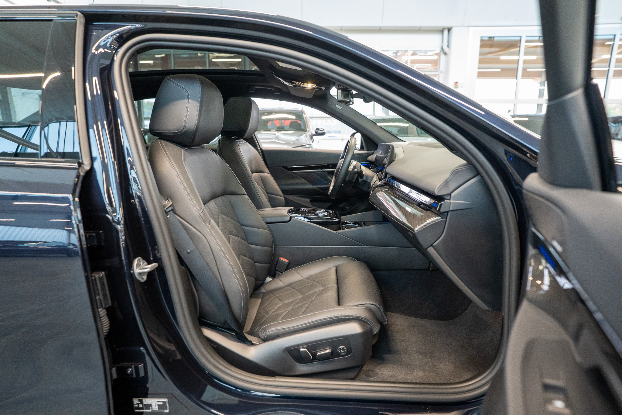 listing desktop thumbnail image 16