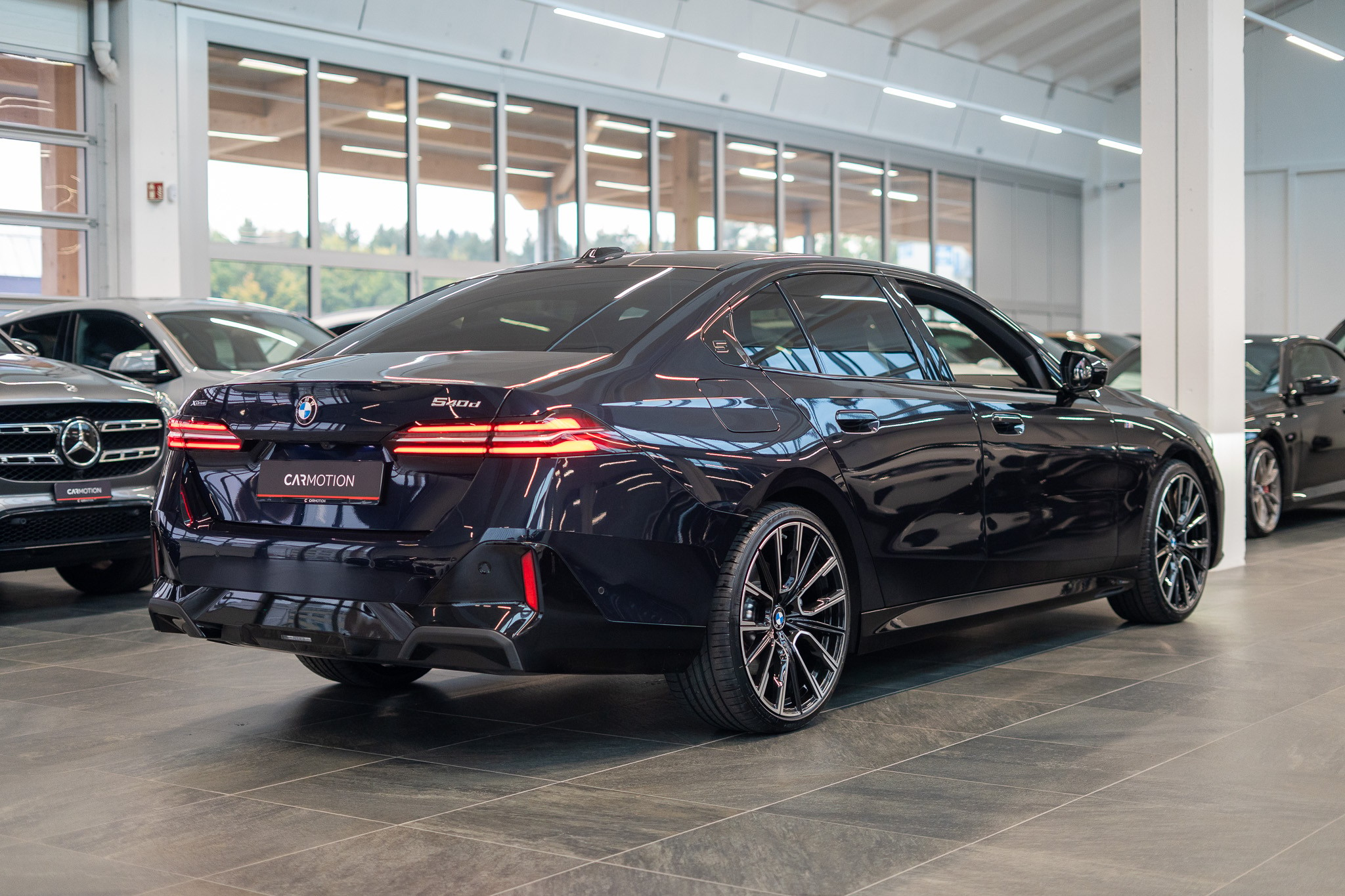 listing desktop thumbnail image 3