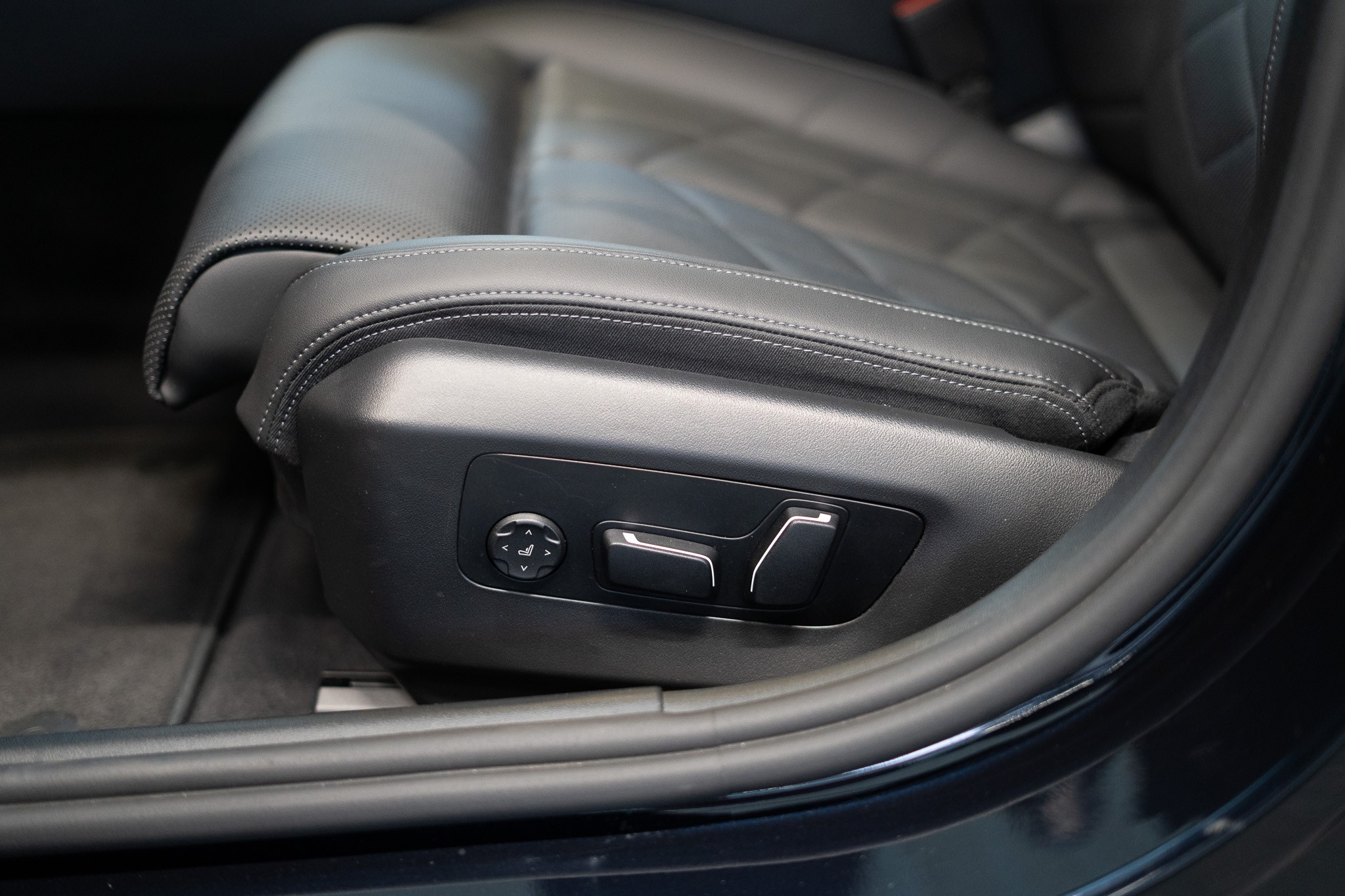 listing desktop thumbnail image 12