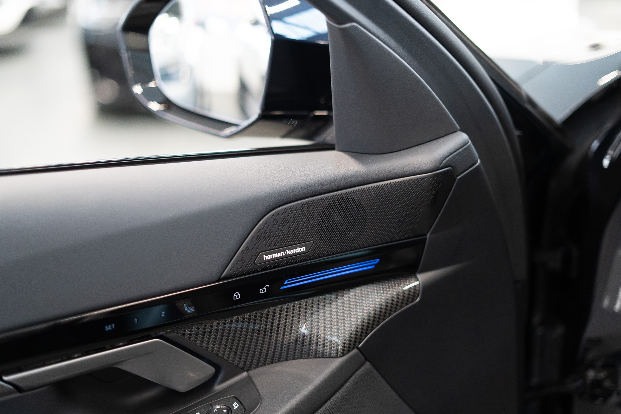 listing desktop thumbnail image 18