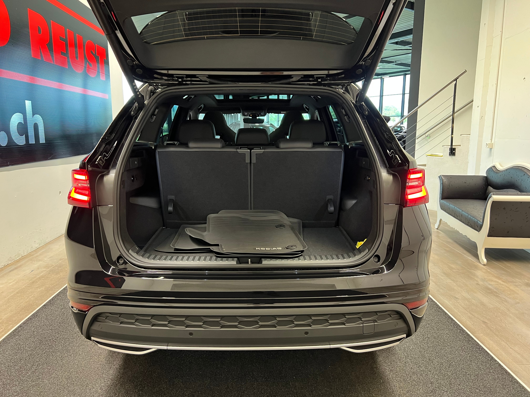 listing desktop thumbnail image 9