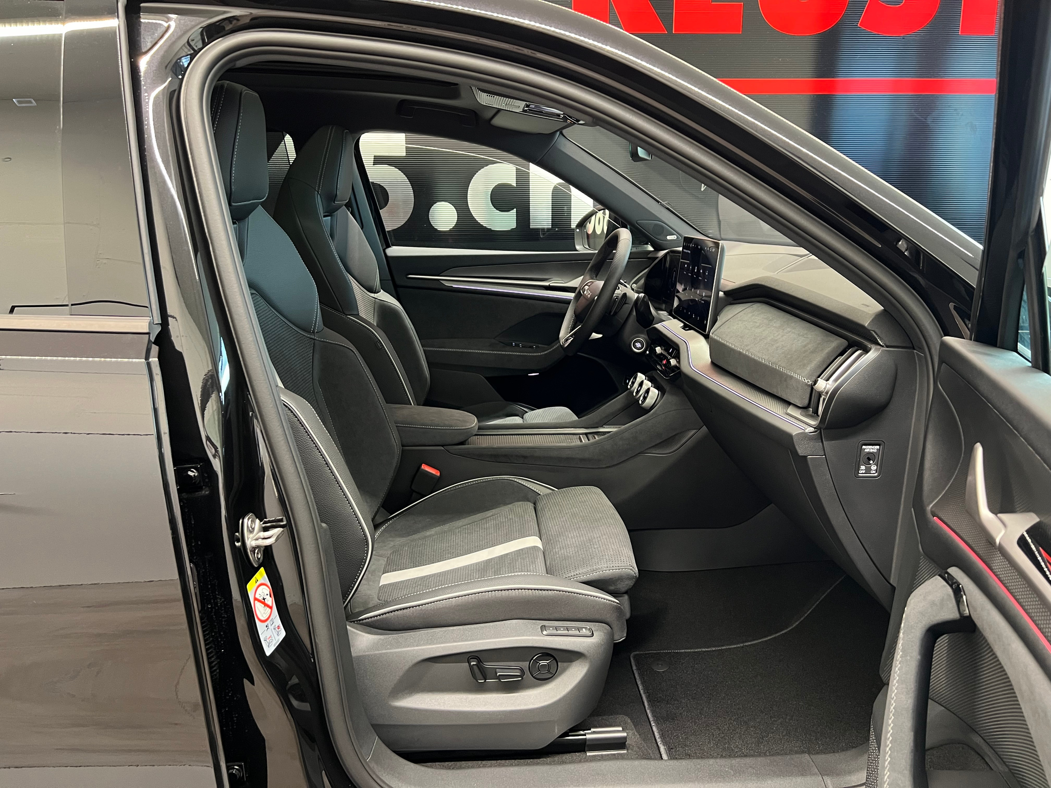 listing desktop thumbnail image 22