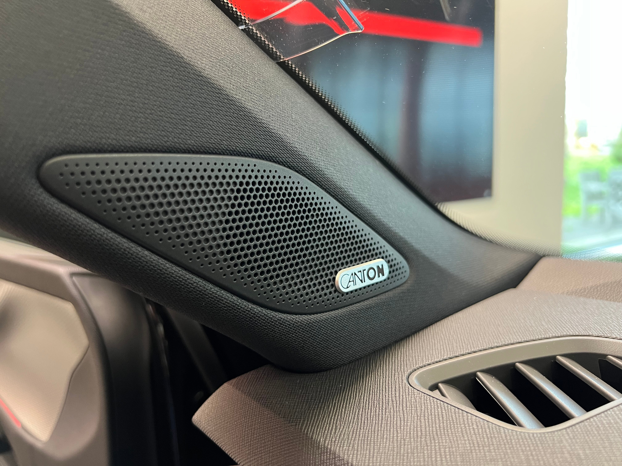 listing desktop thumbnail image 29