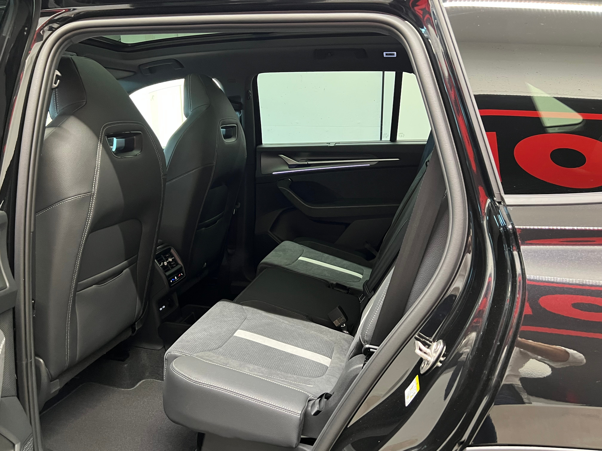 listing desktop thumbnail image 15