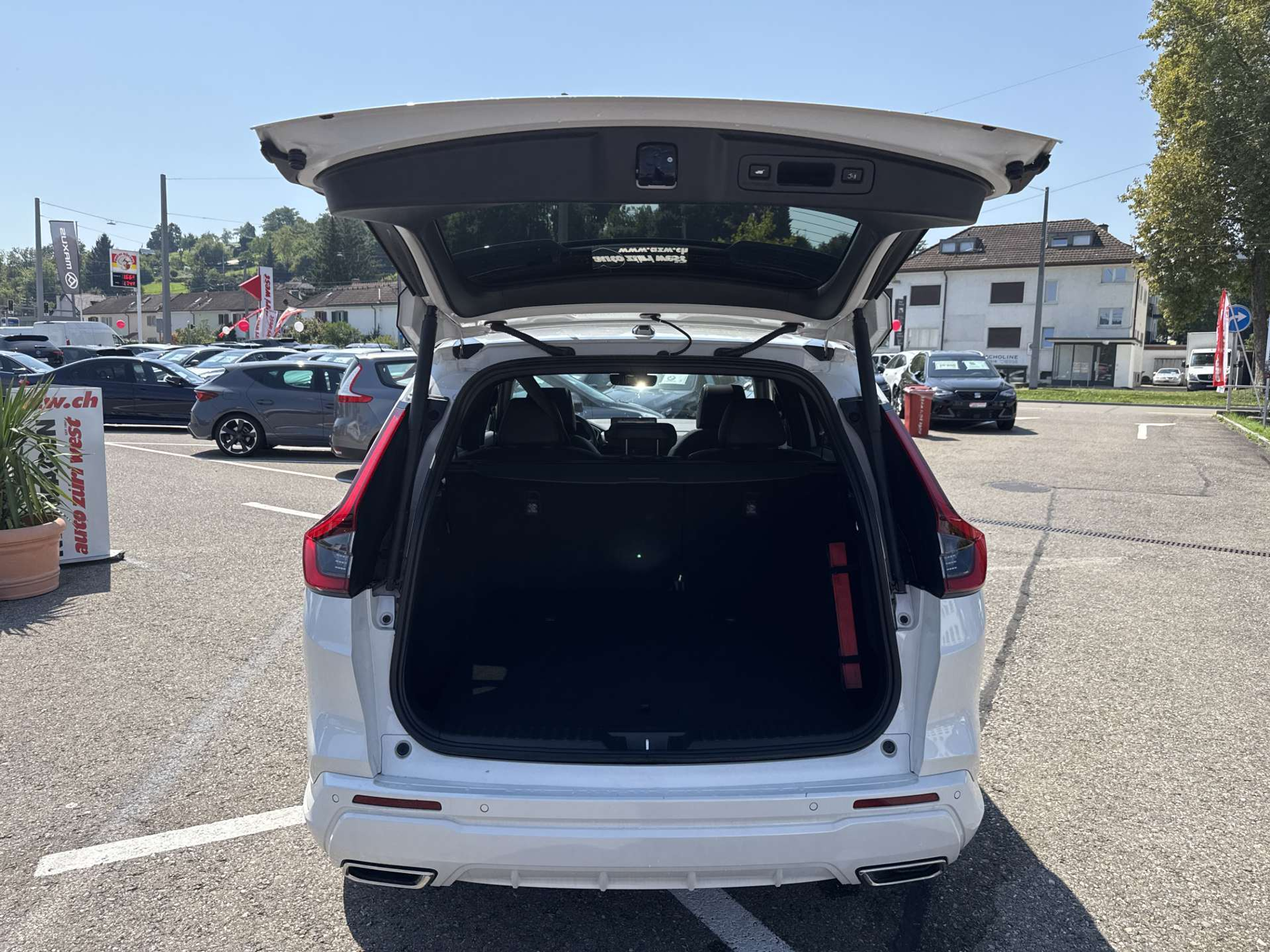 listing desktop thumbnail image 7