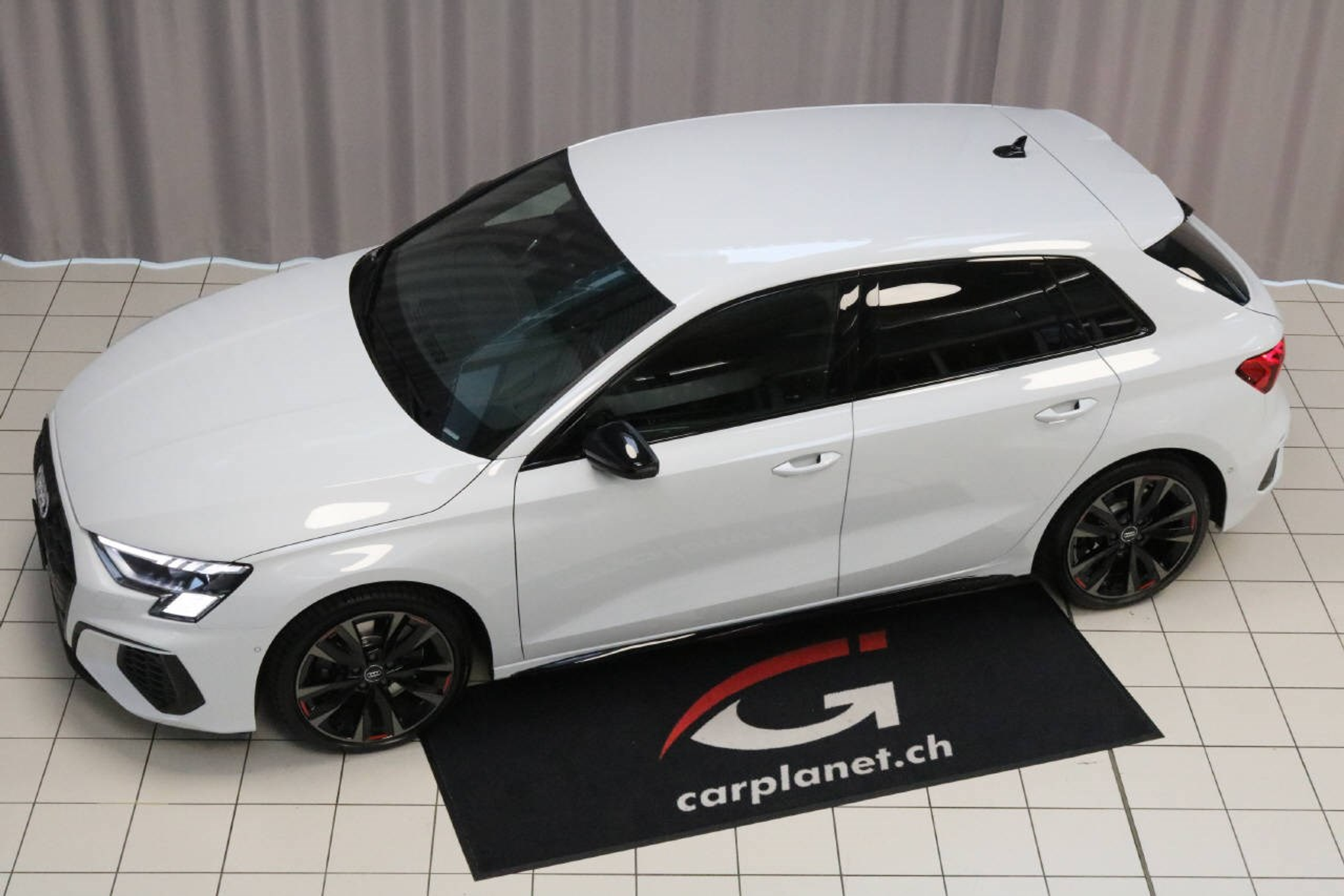 car-image-0