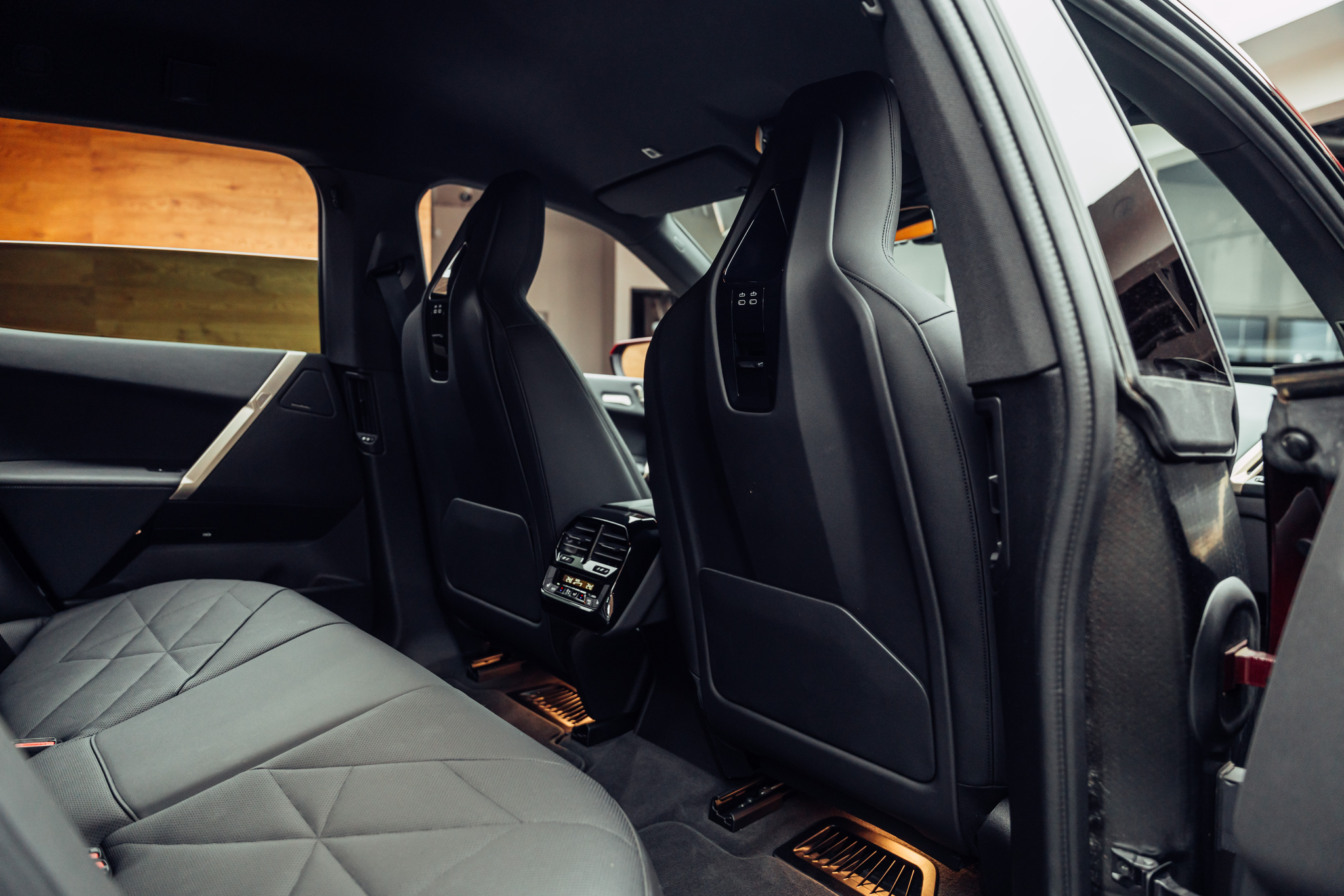 listing desktop thumbnail image 8