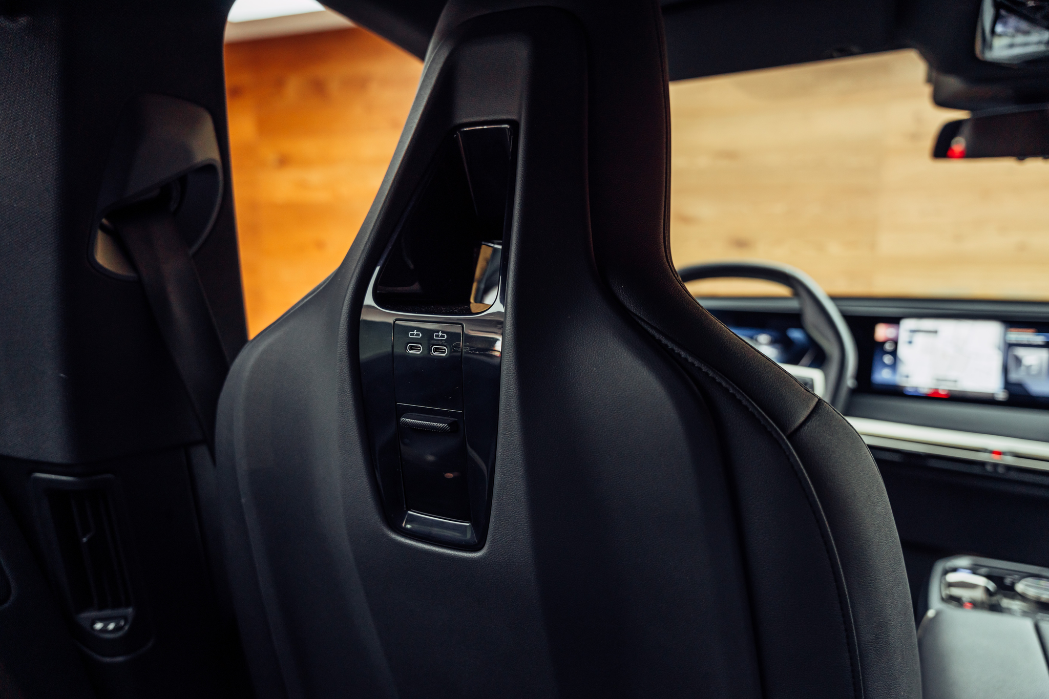 listing desktop thumbnail image 16