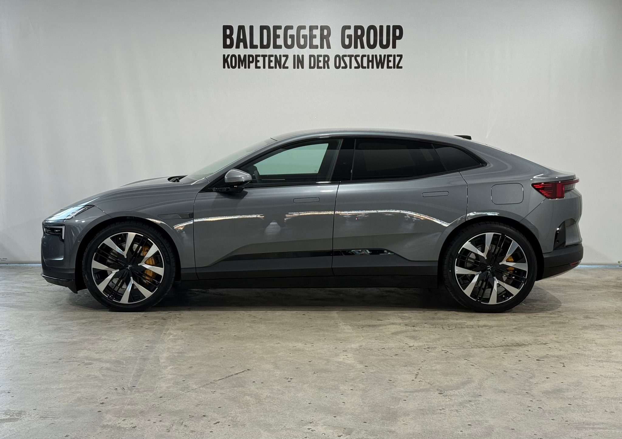 listing desktop thumbnail image 1