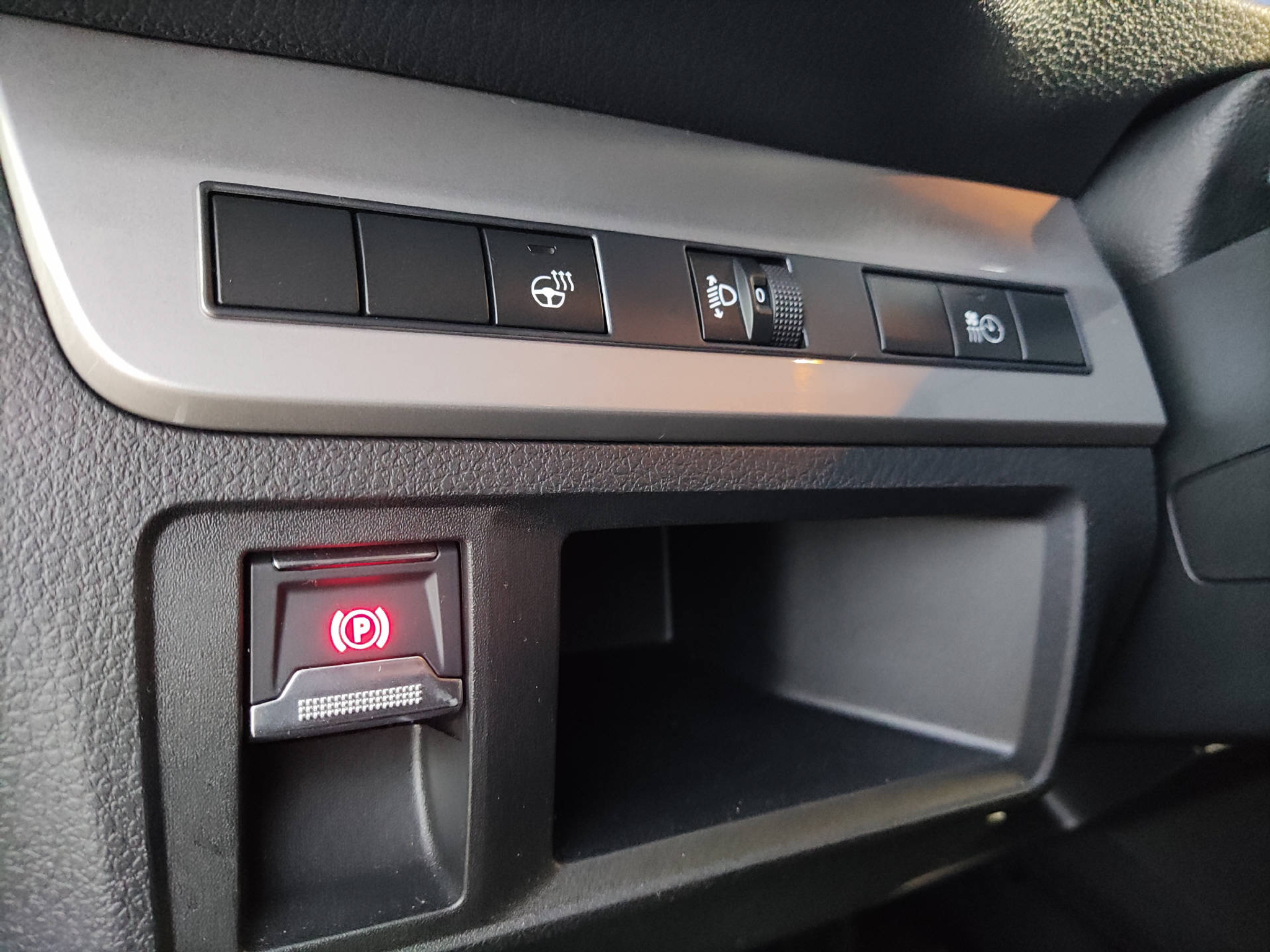 listing desktop thumbnail image 15