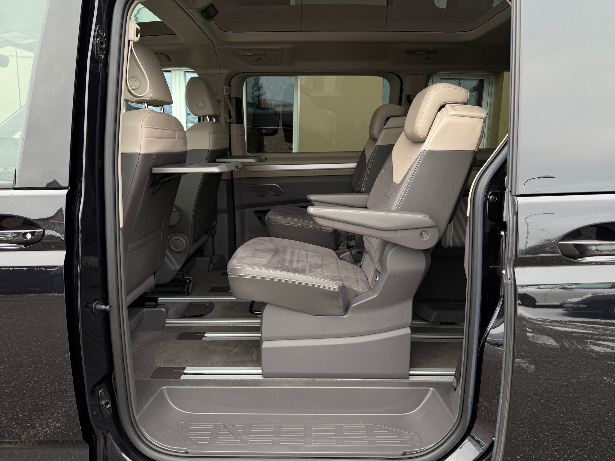 listing desktop thumbnail image 24