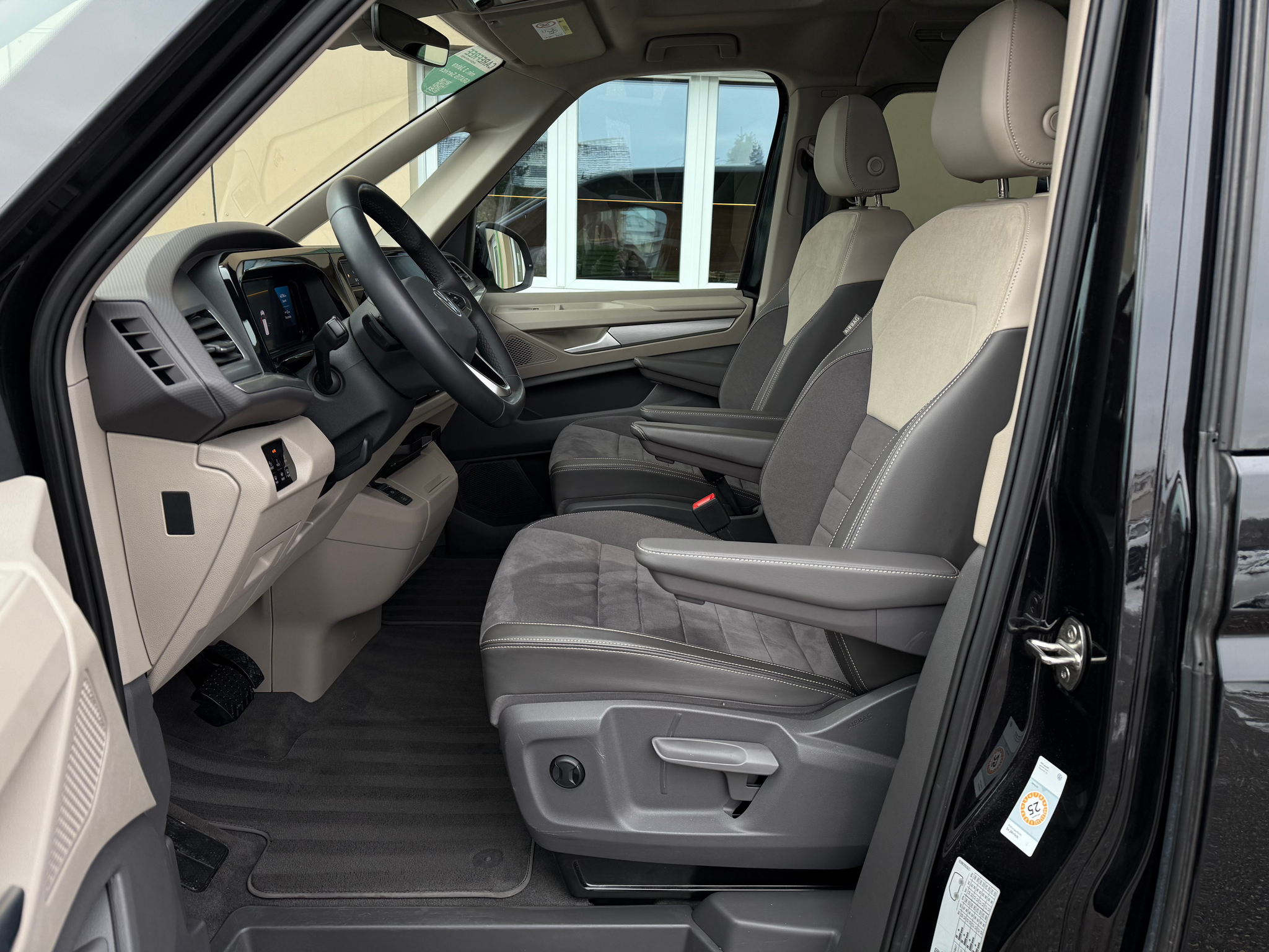 listing desktop thumbnail image 10