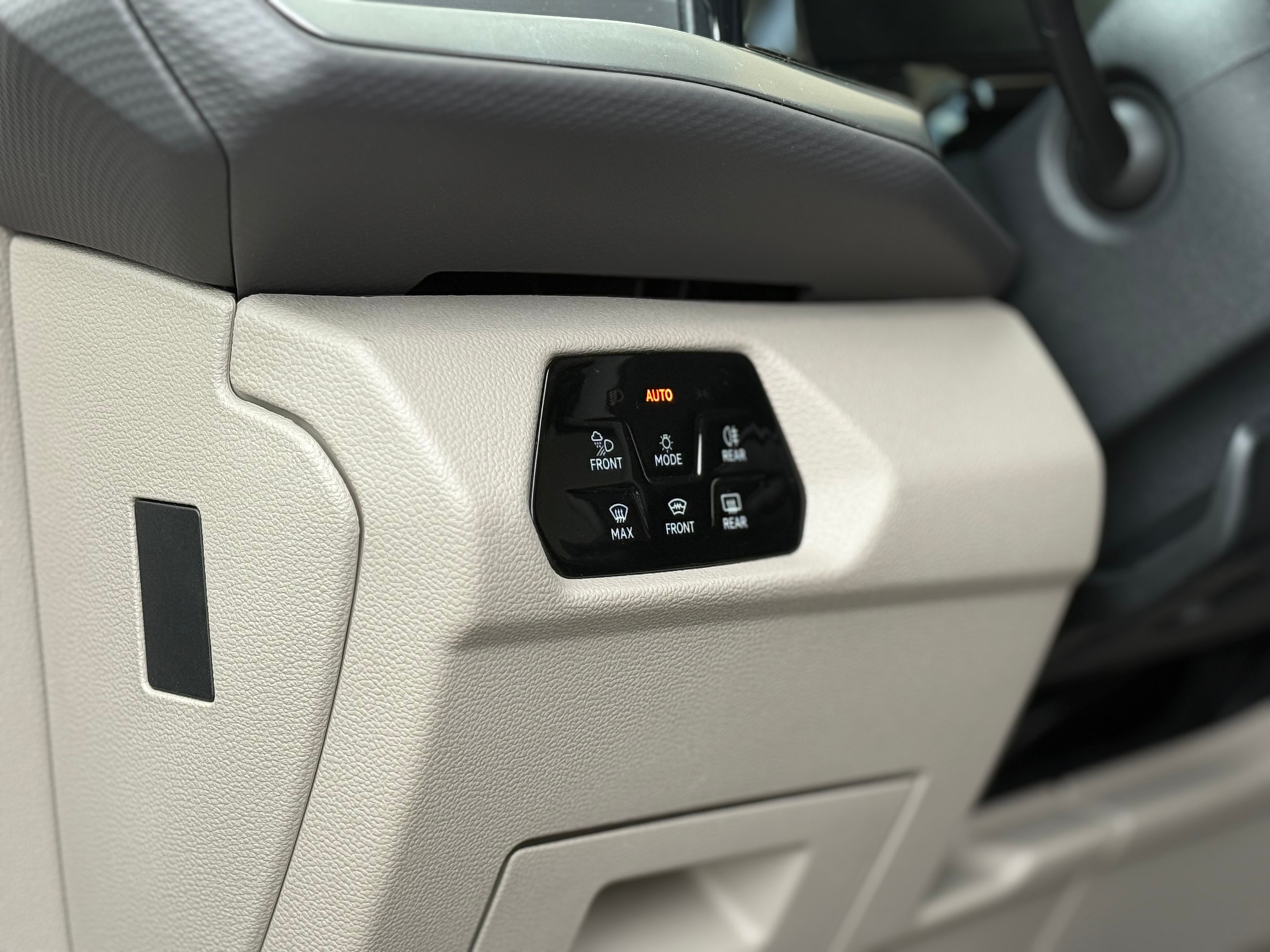 listing desktop thumbnail image 13