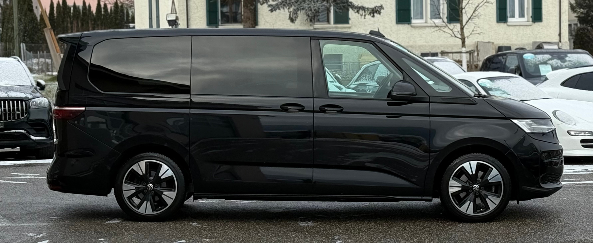 listing desktop thumbnail image 3