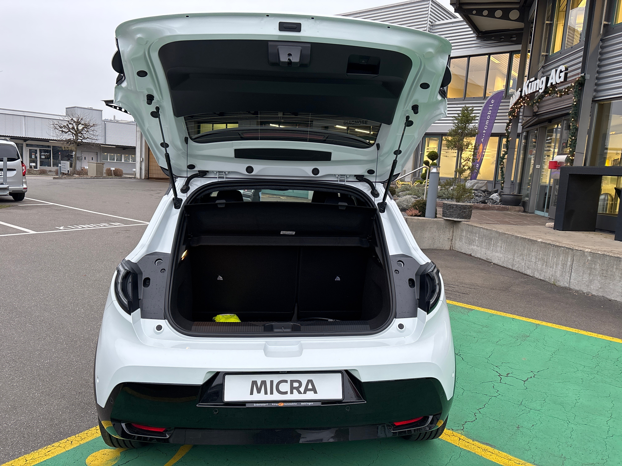 listing desktop thumbnail image 15