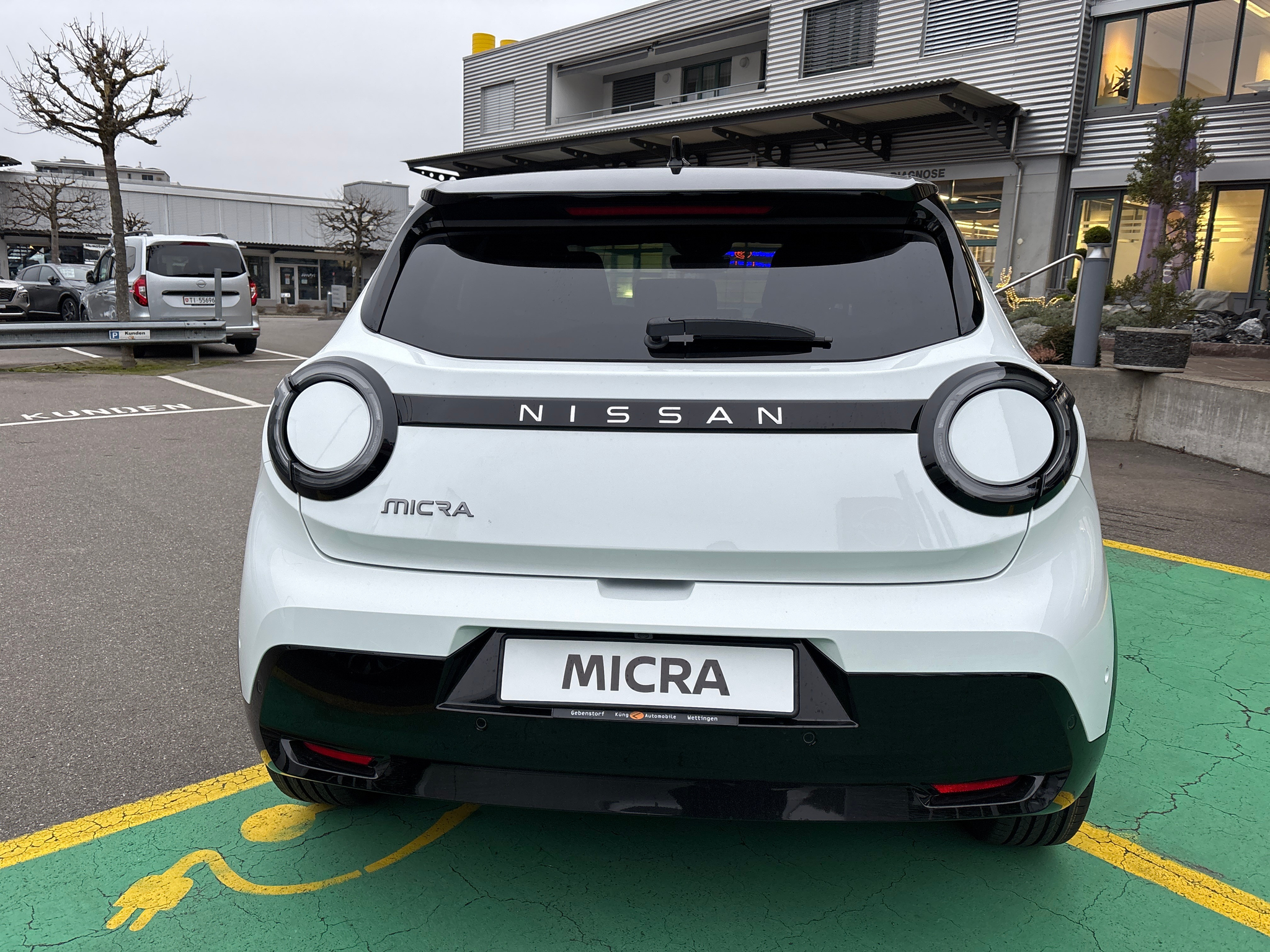 listing desktop thumbnail image 6