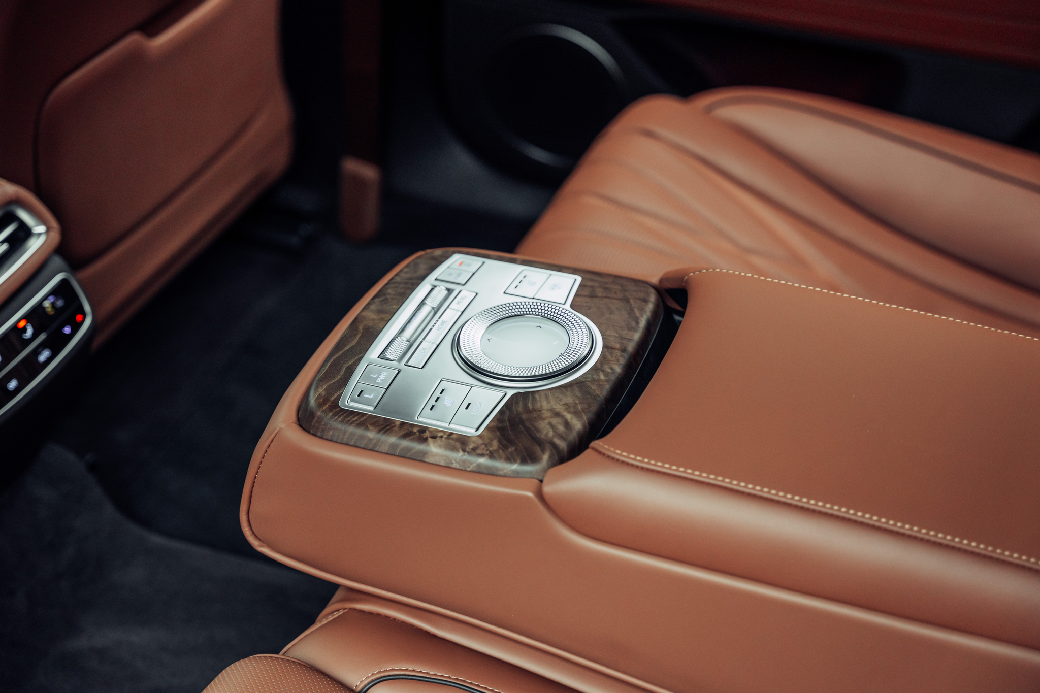 listing desktop thumbnail image 11