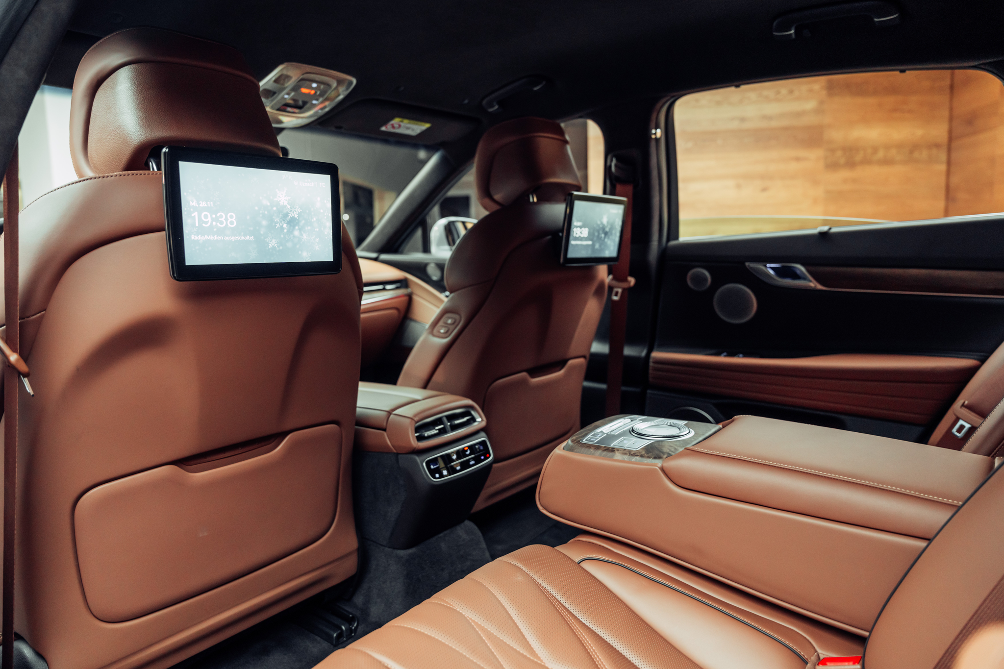 listing desktop thumbnail image 7