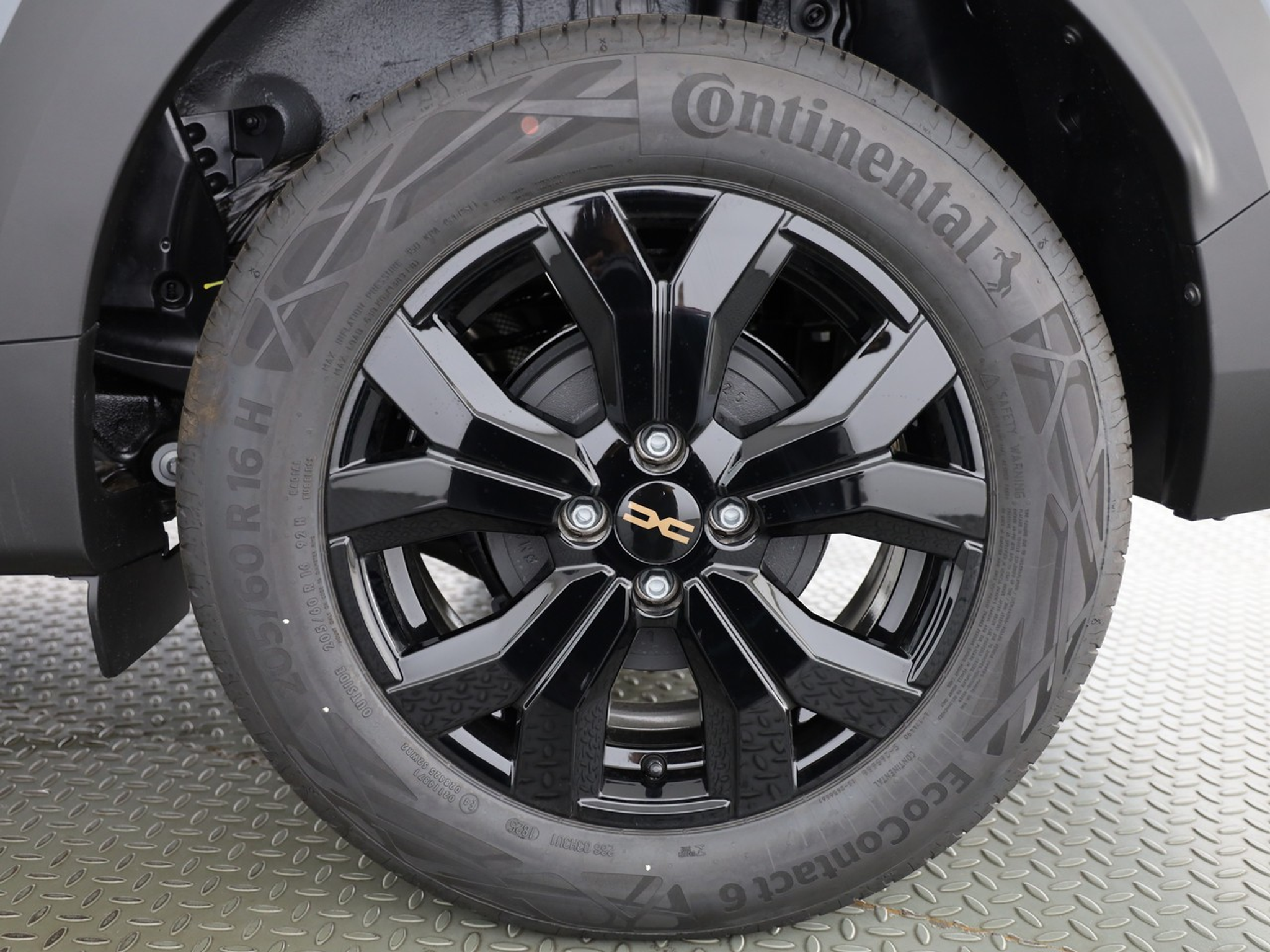 listing desktop thumbnail image 3