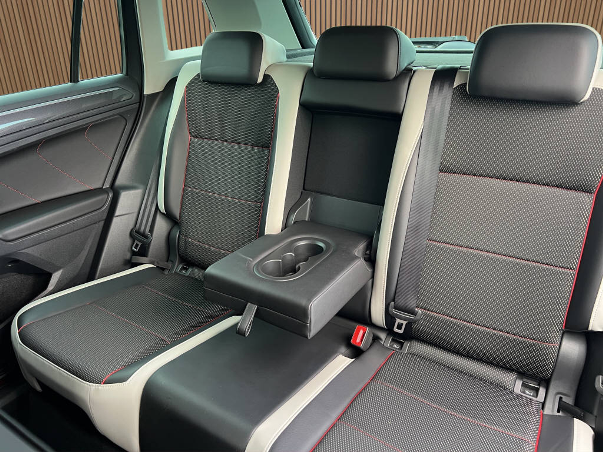 listing desktop thumbnail image 20