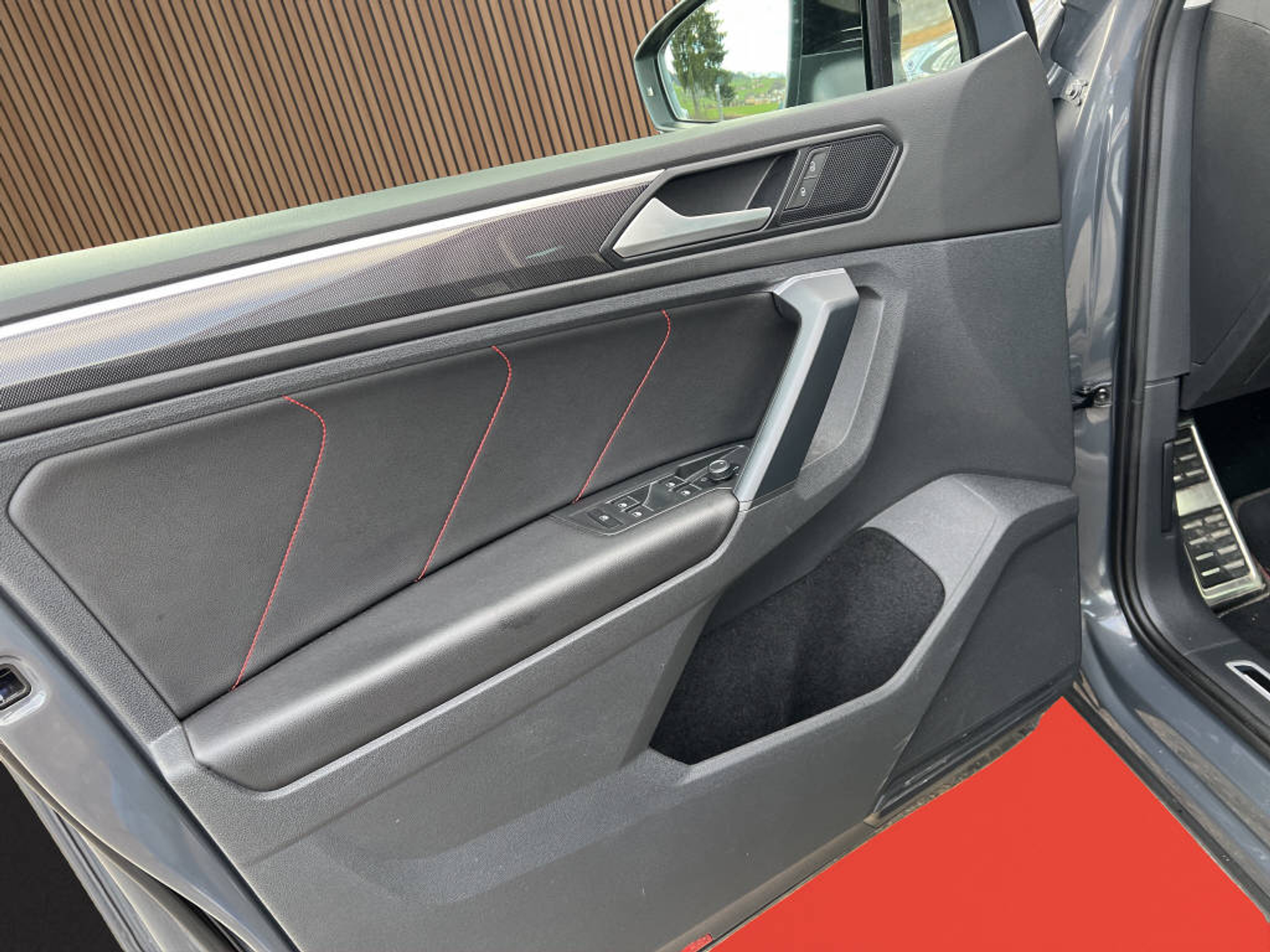 listing desktop thumbnail image 19