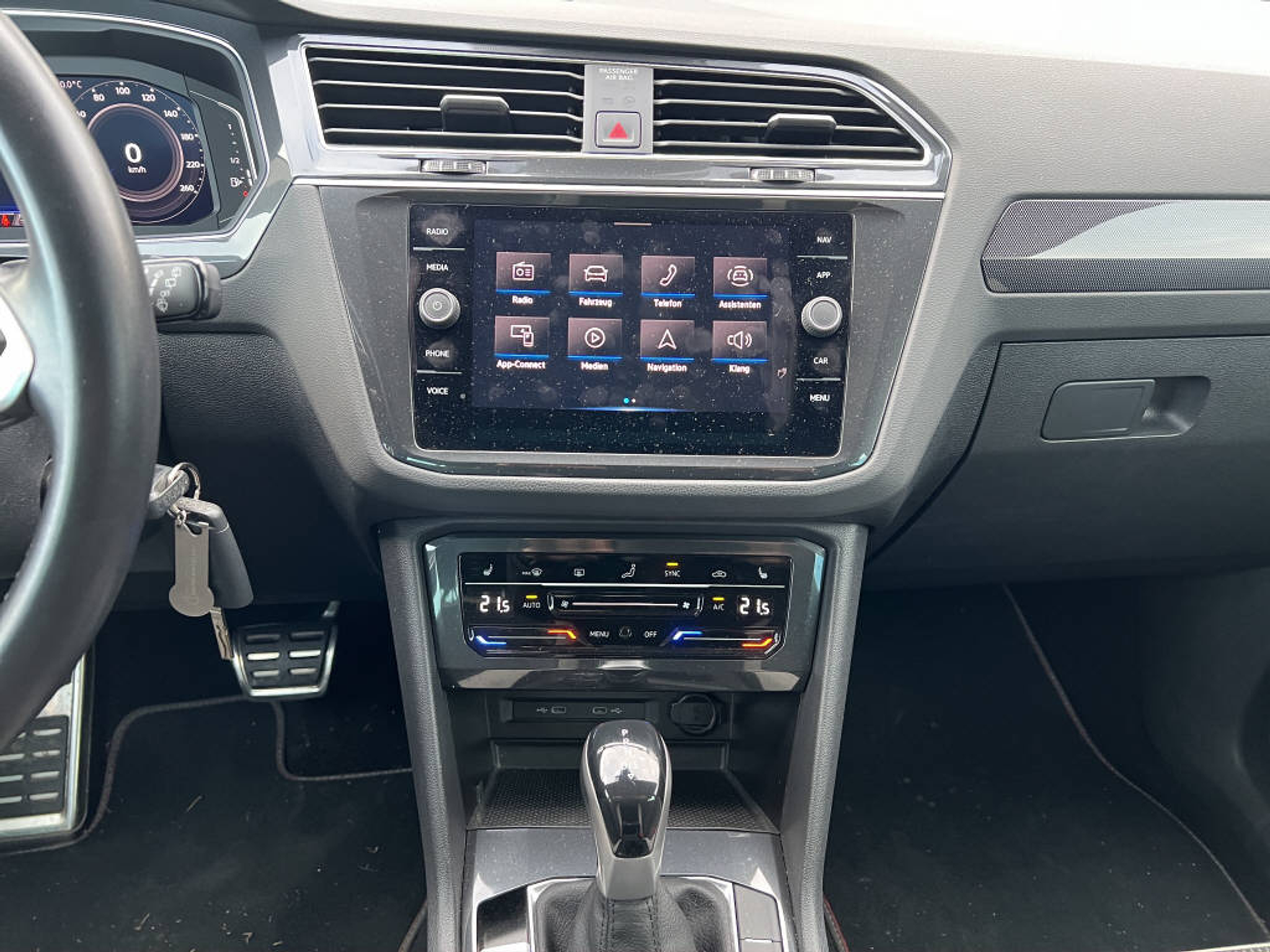 listing desktop thumbnail image 16