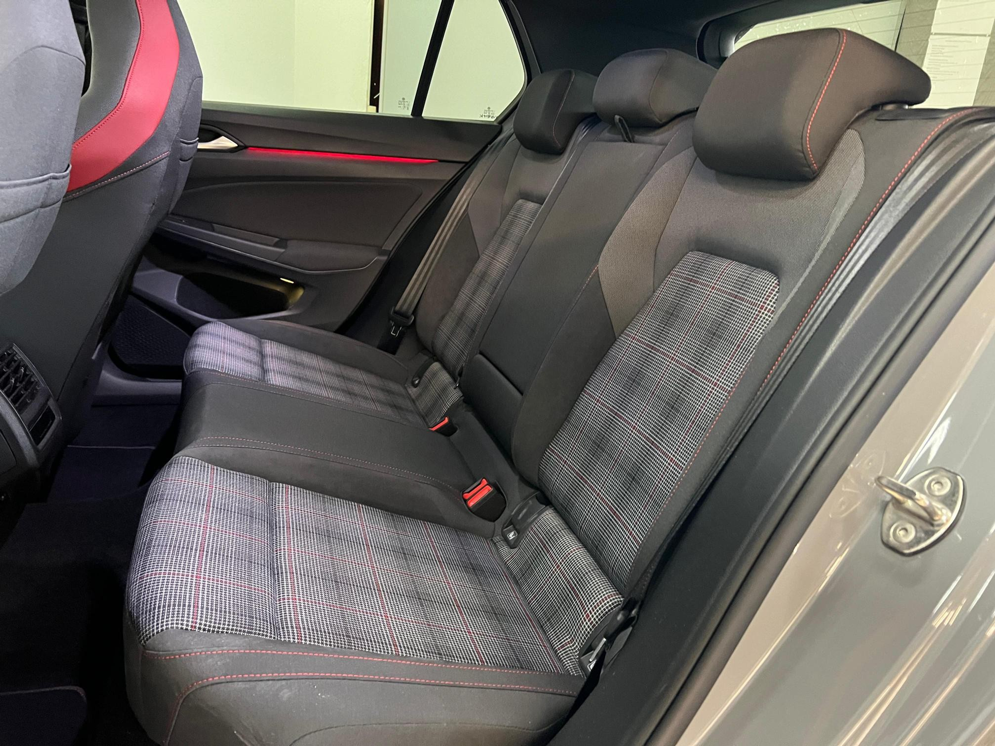 listing desktop thumbnail image 9