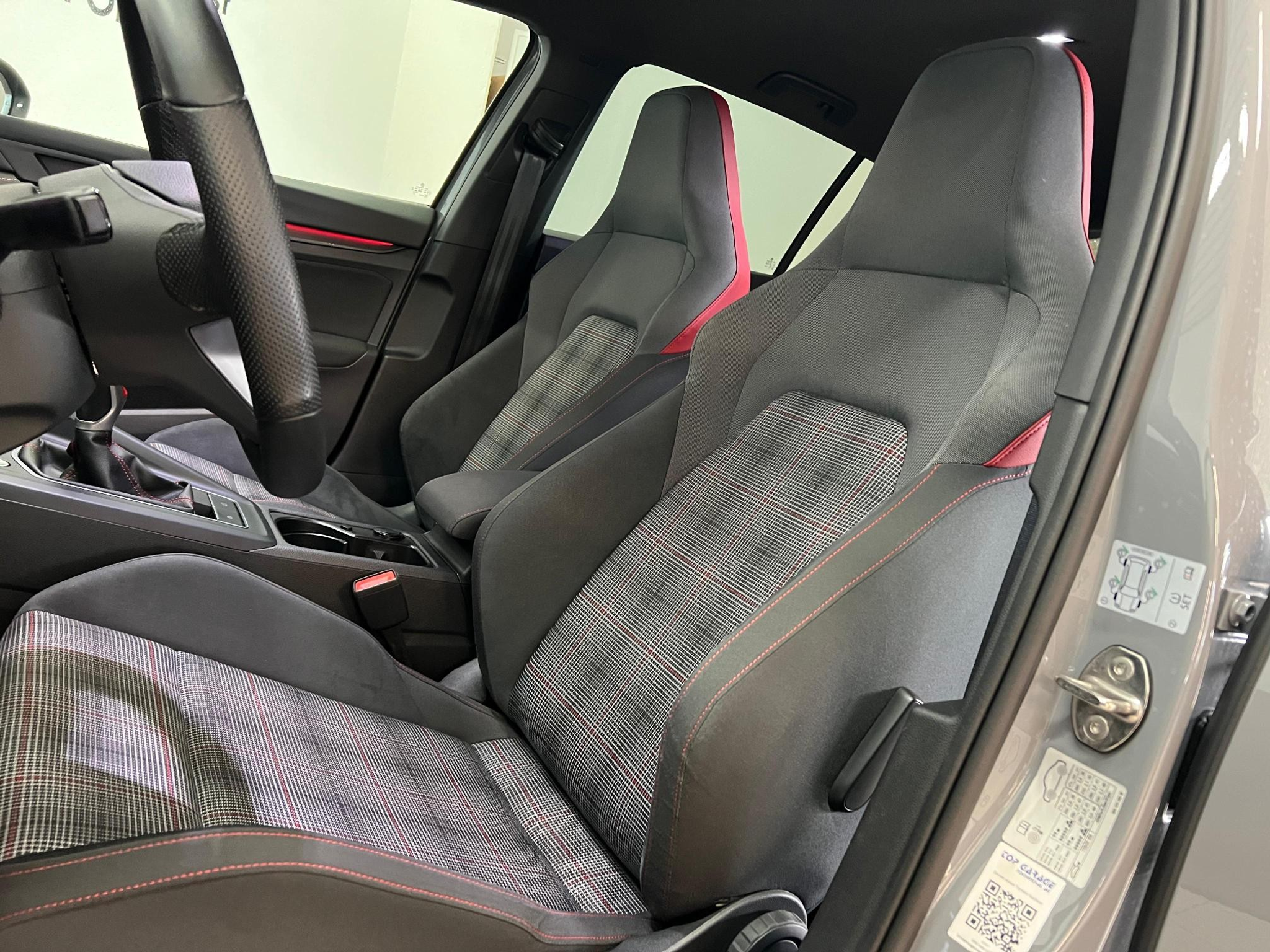 listing desktop thumbnail image 8