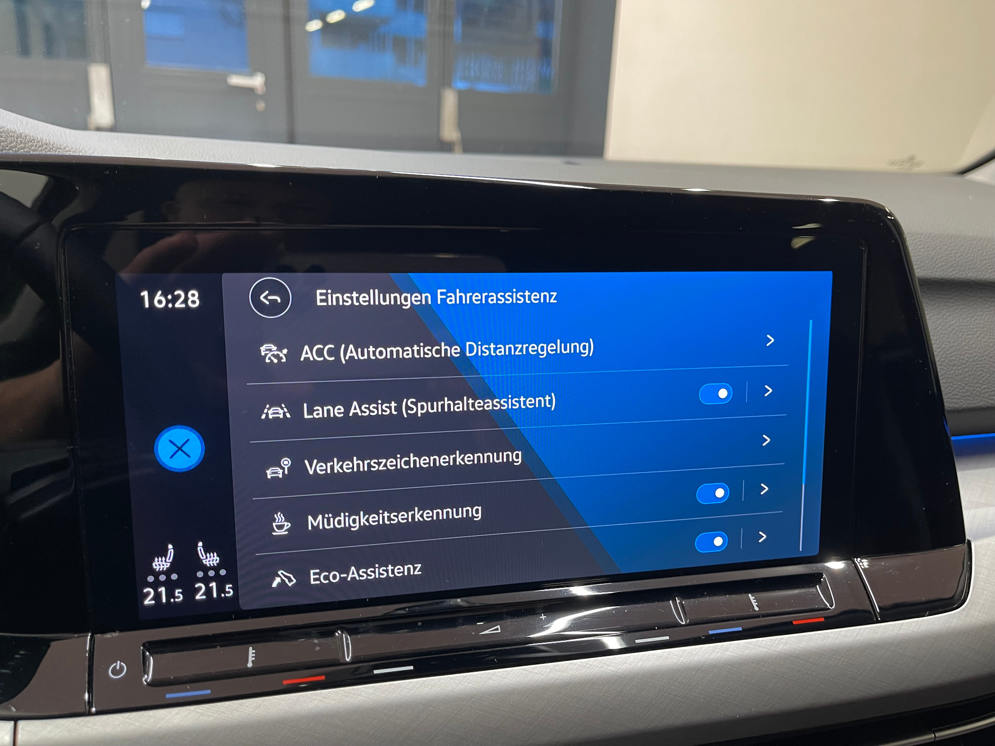listing desktop thumbnail image 18