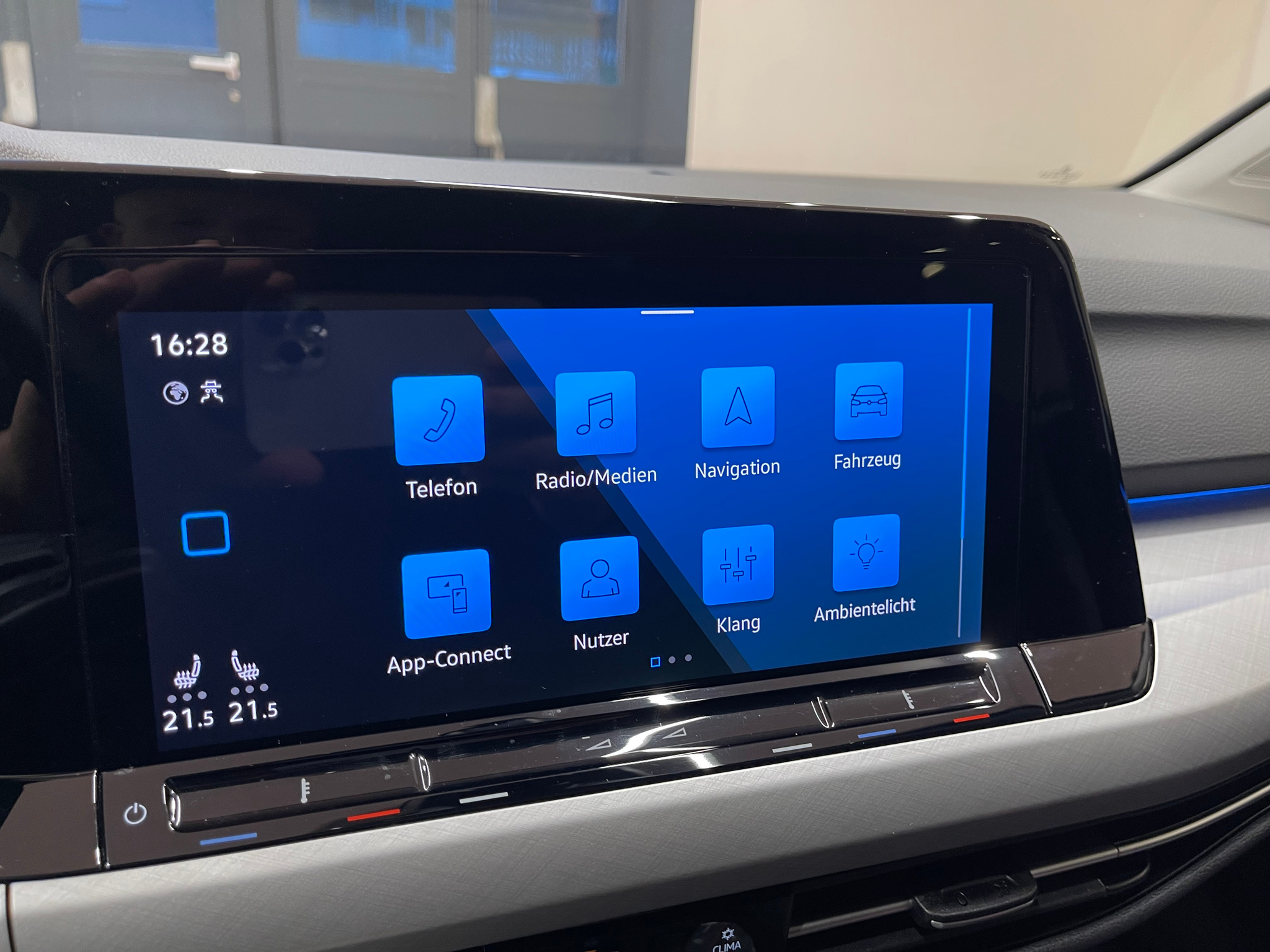 listing desktop thumbnail image 24