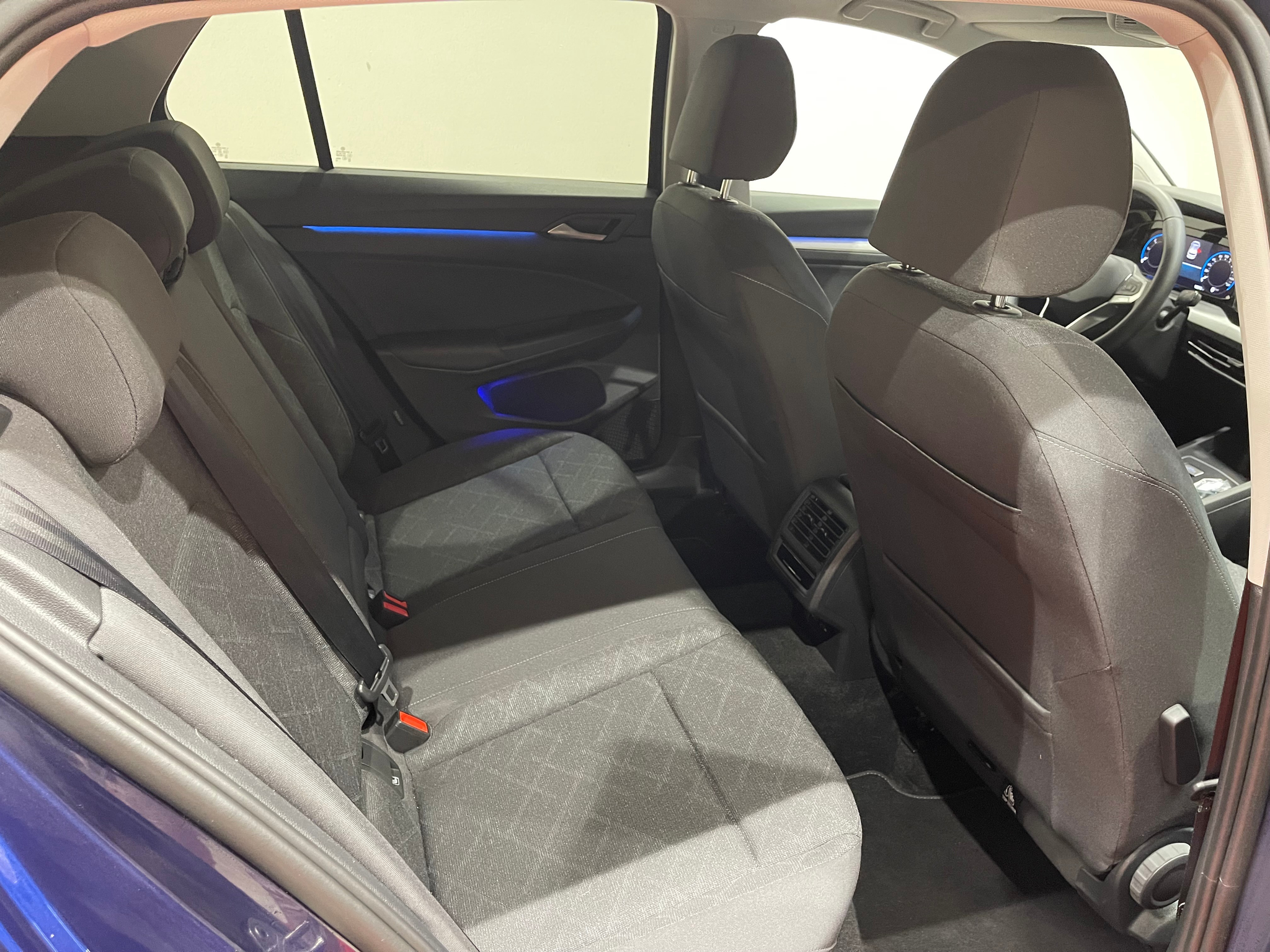 listing desktop thumbnail image 12