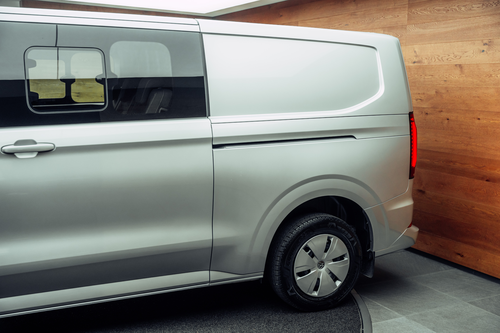 listing desktop thumbnail image 15