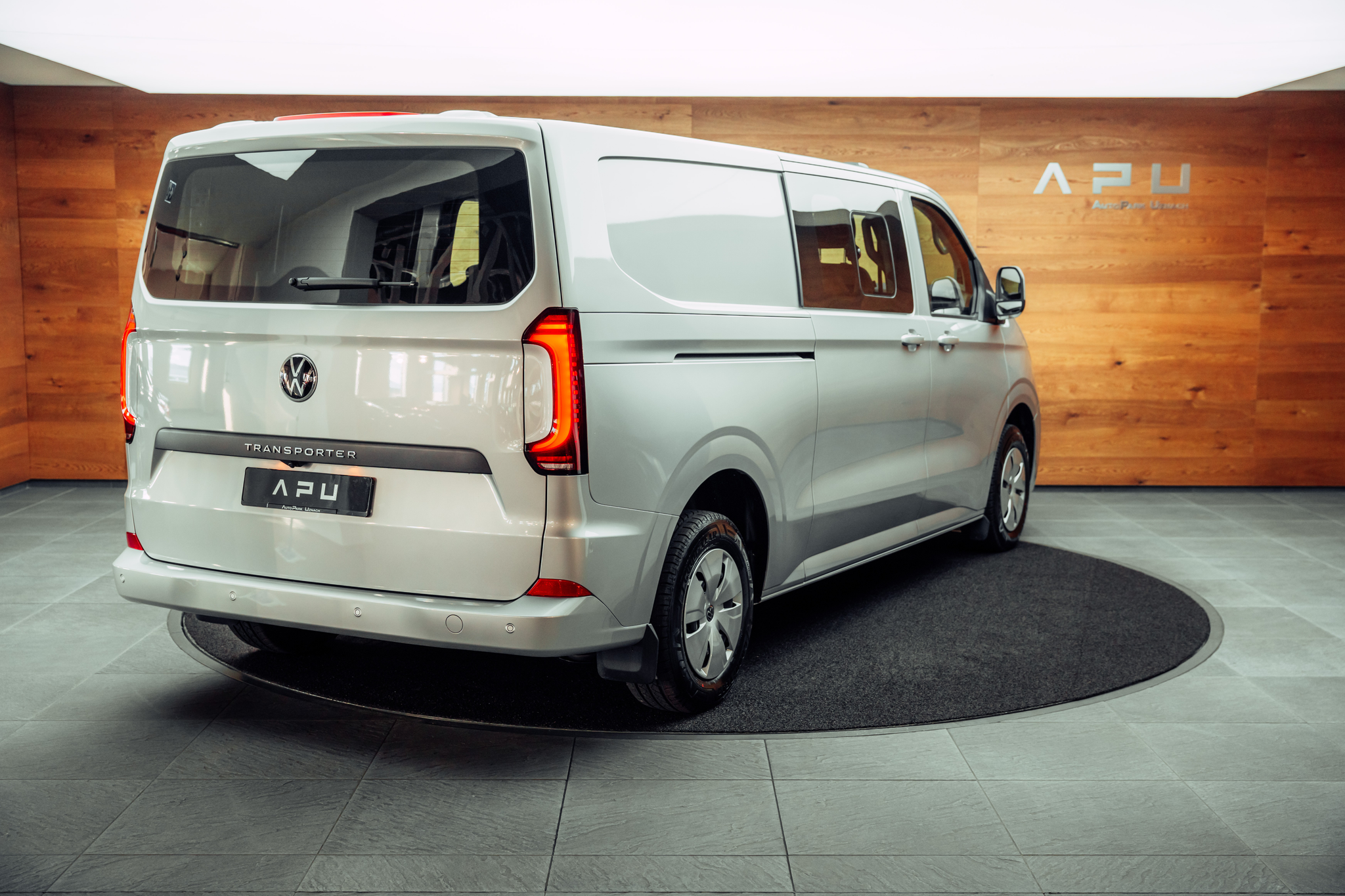 listing desktop thumbnail image 1