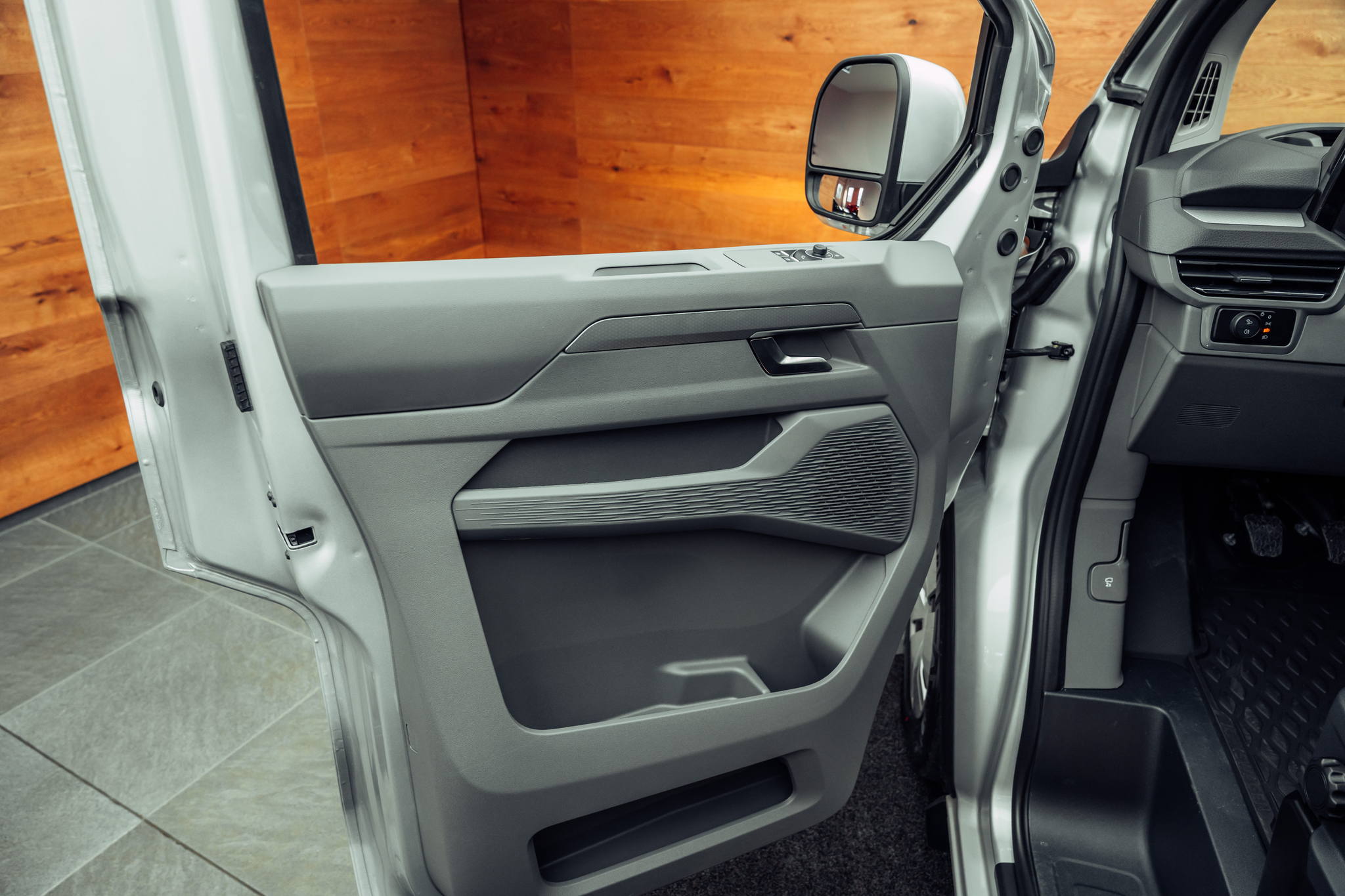 listing desktop thumbnail image 14