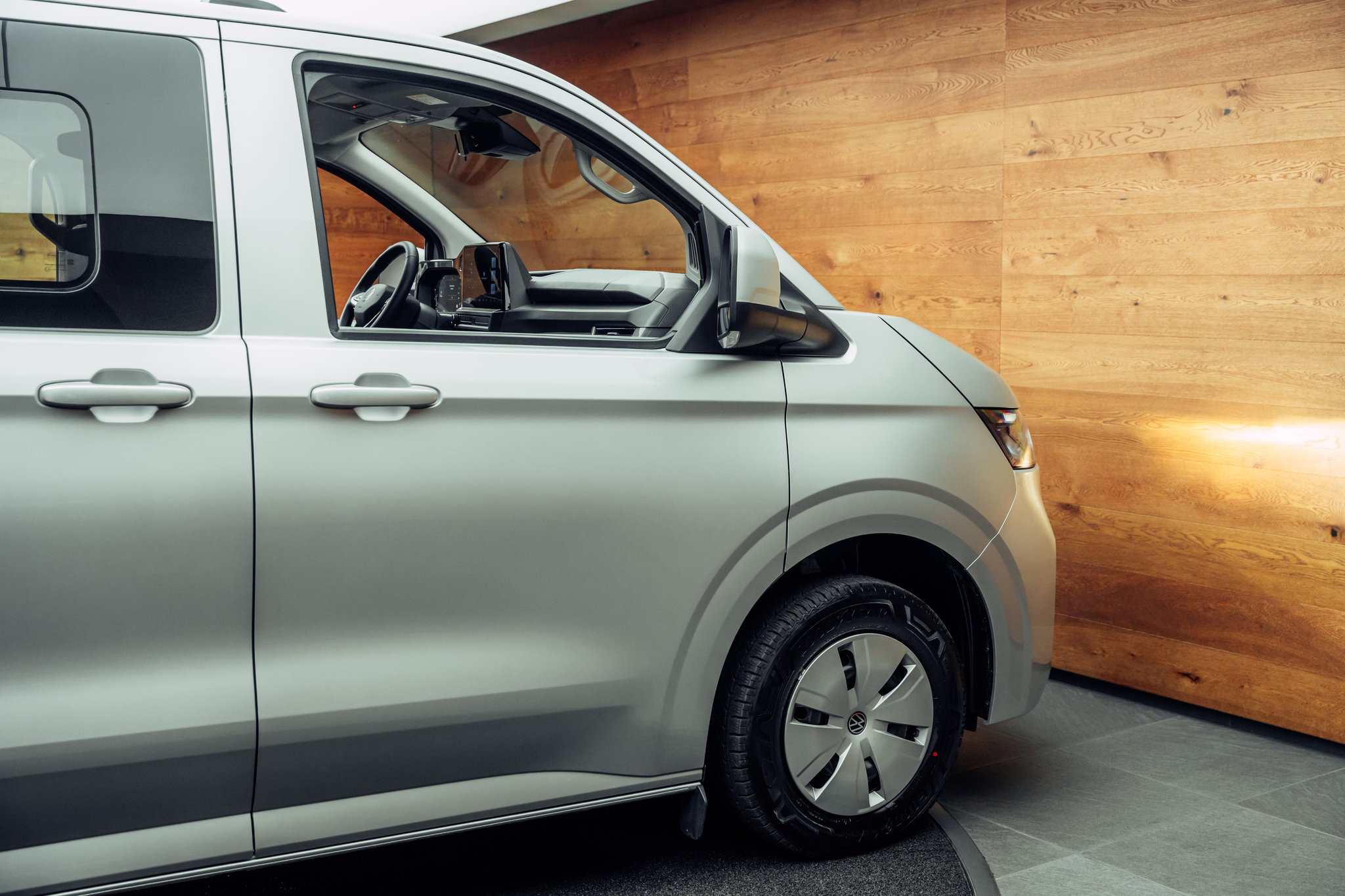 listing desktop thumbnail image 16