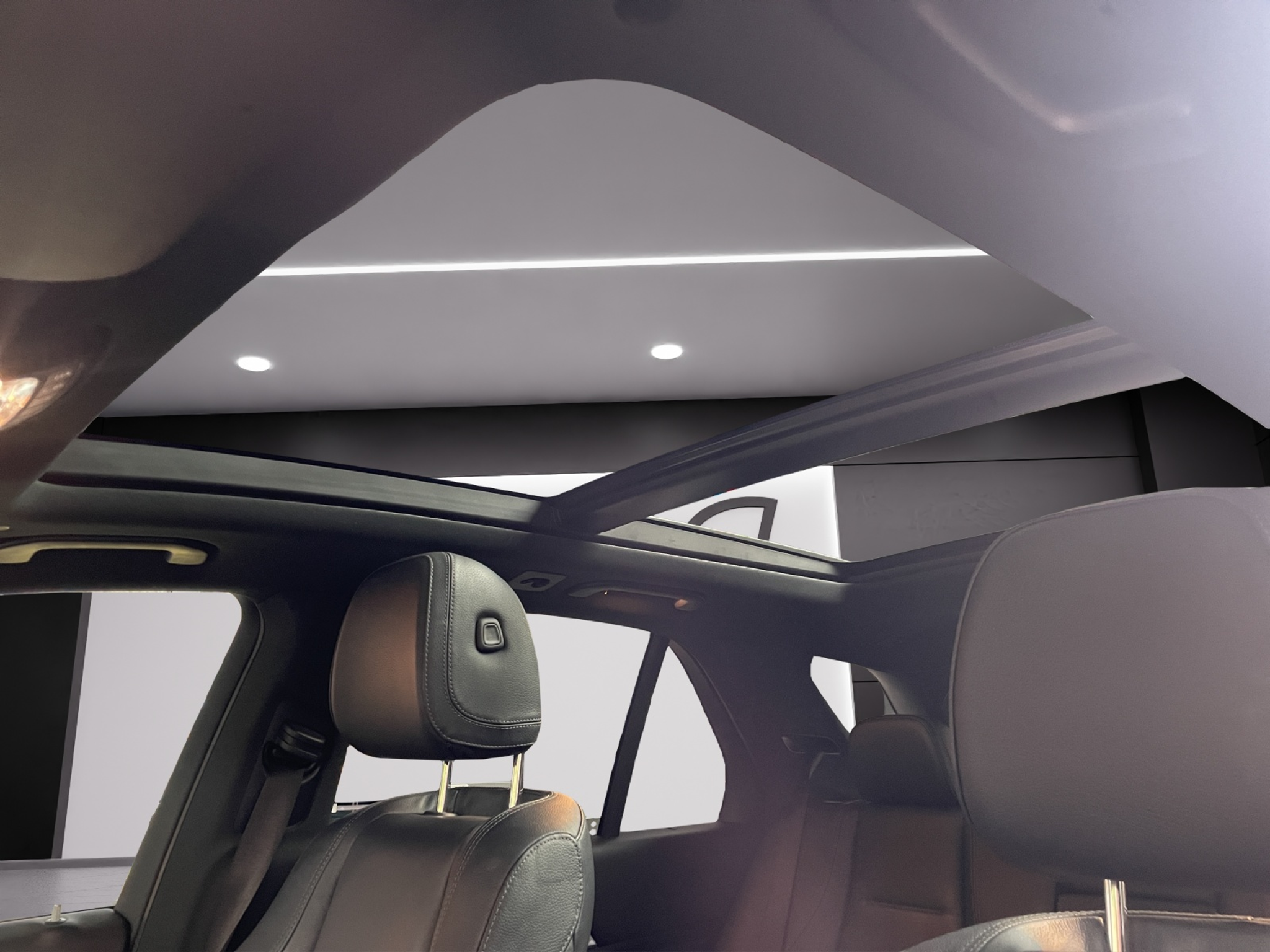 listing desktop thumbnail image 11