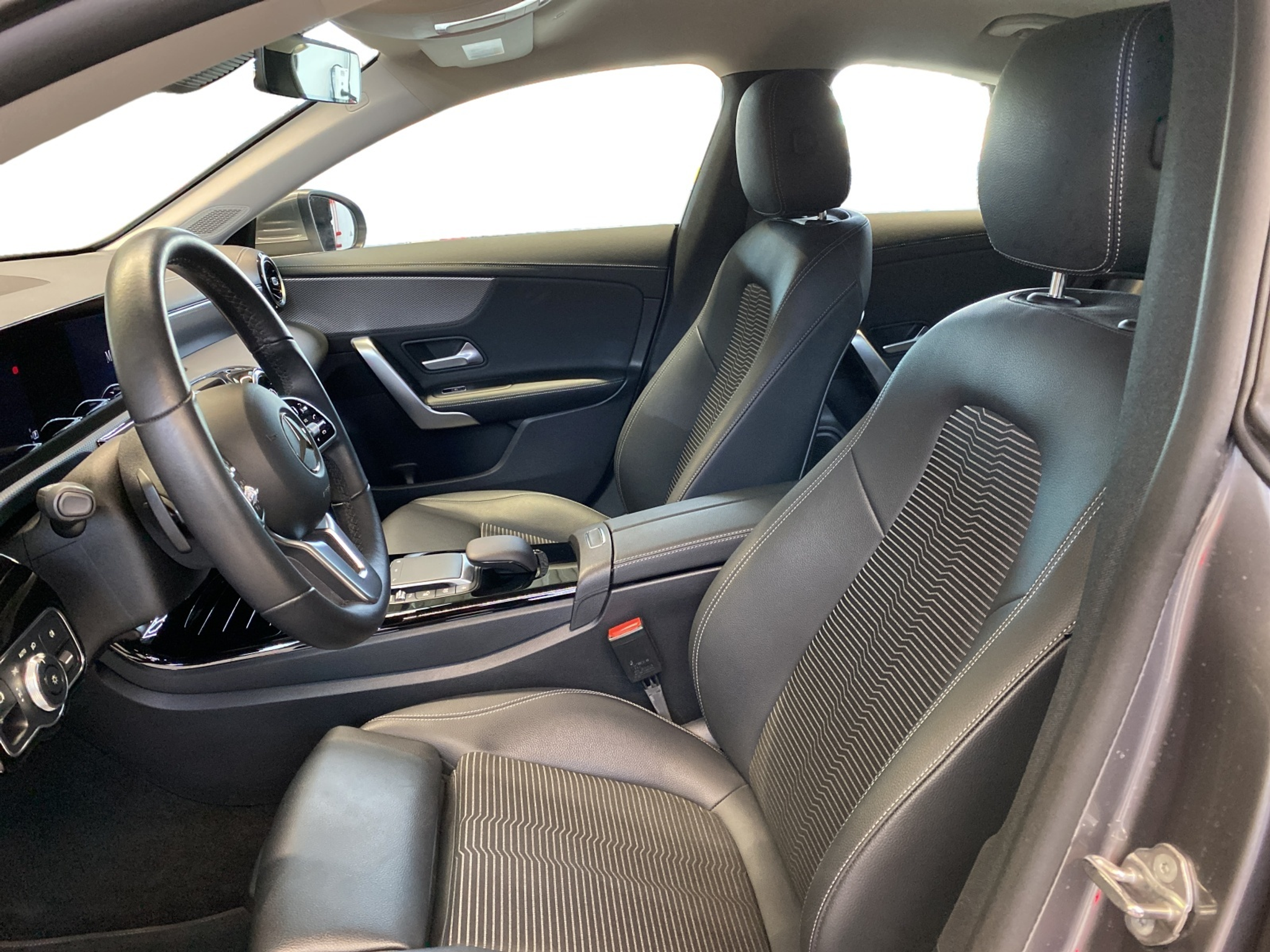 listing desktop thumbnail image 6