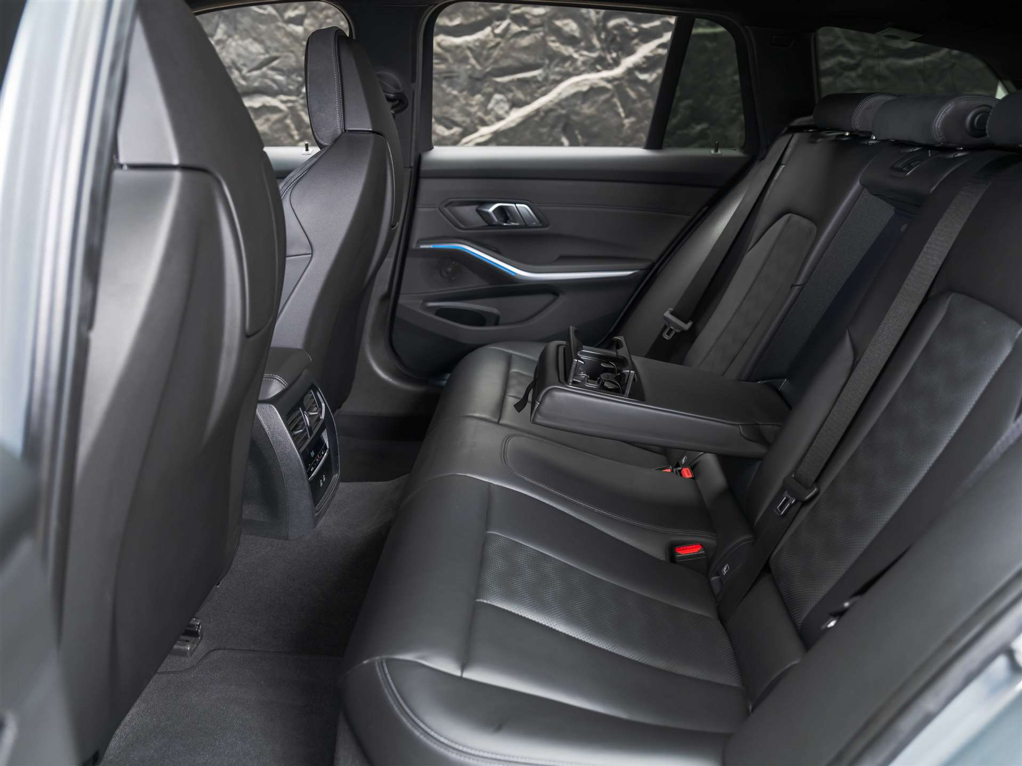 listing desktop thumbnail image 12