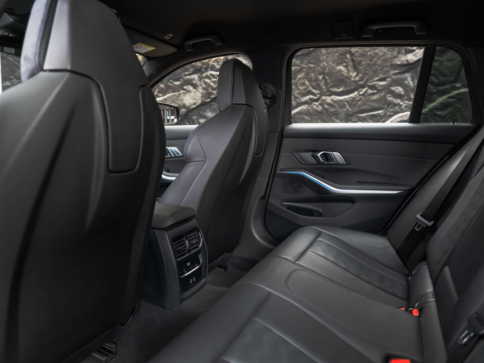 listing desktop thumbnail image 11