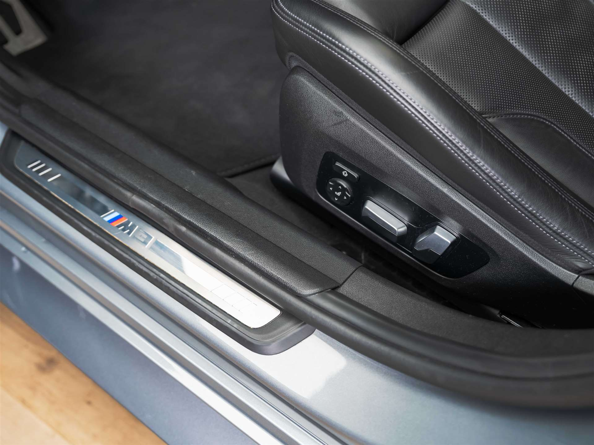 listing desktop thumbnail image 25