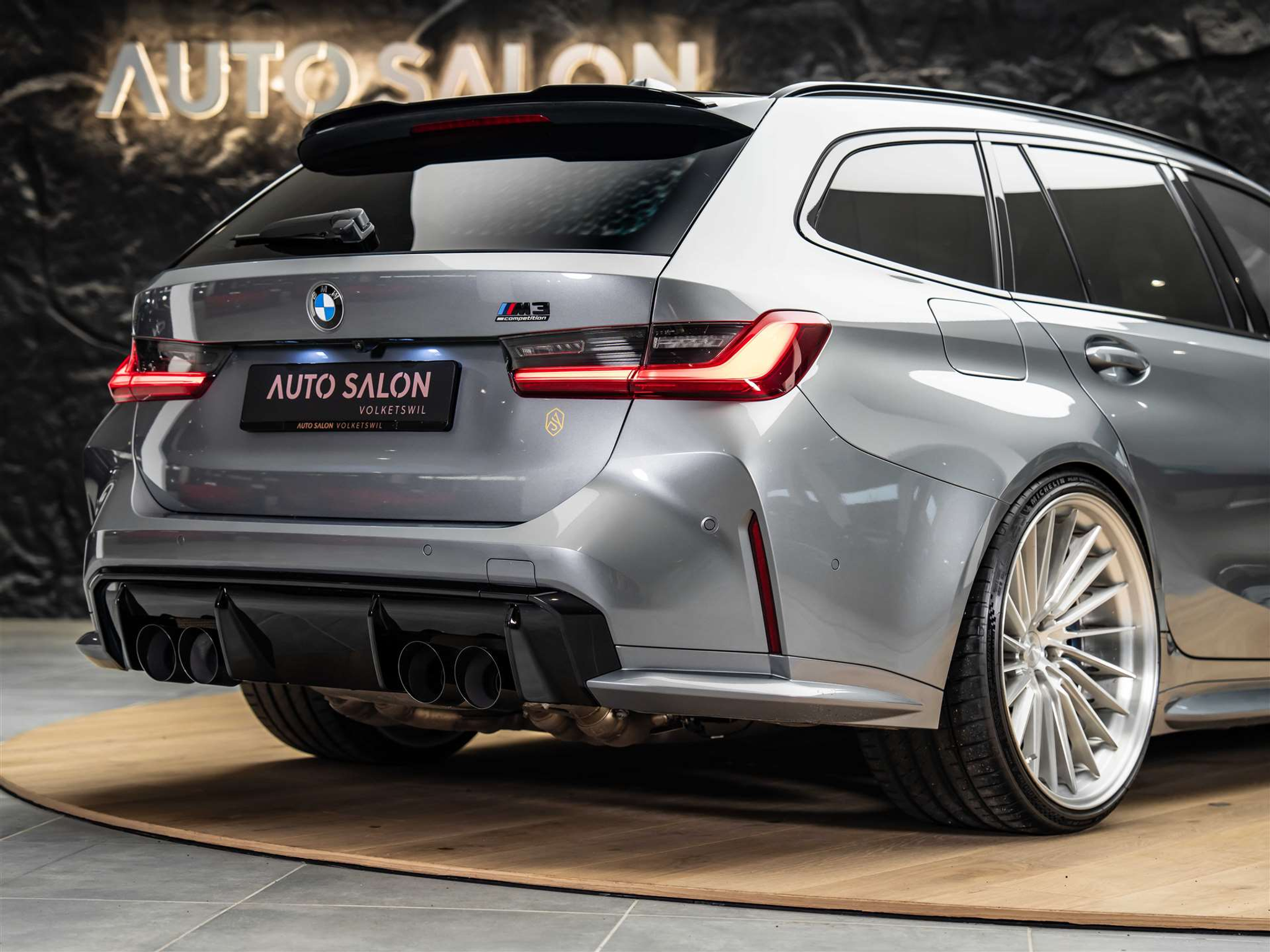 listing desktop thumbnail image 22