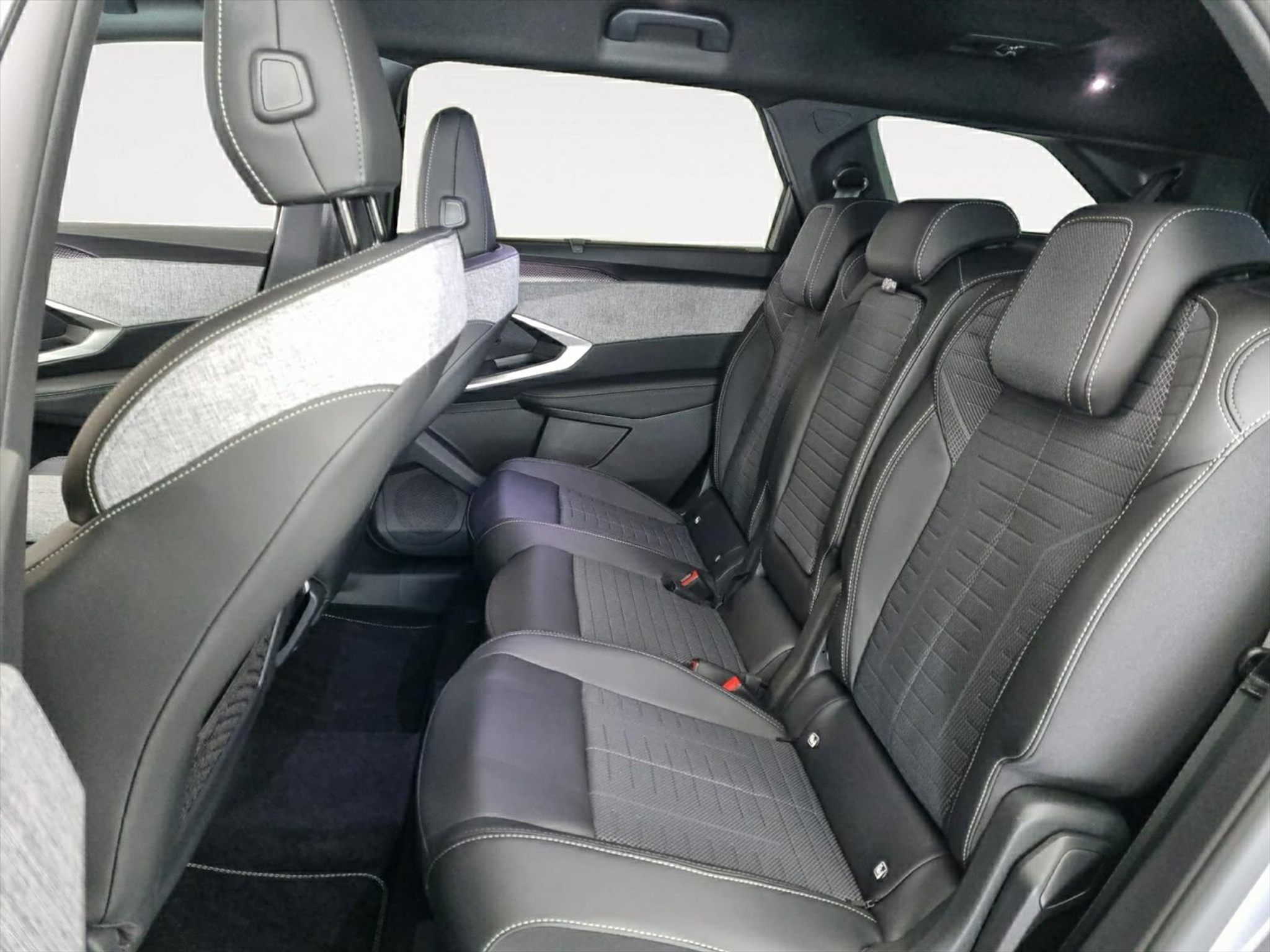 listing desktop thumbnail image 14