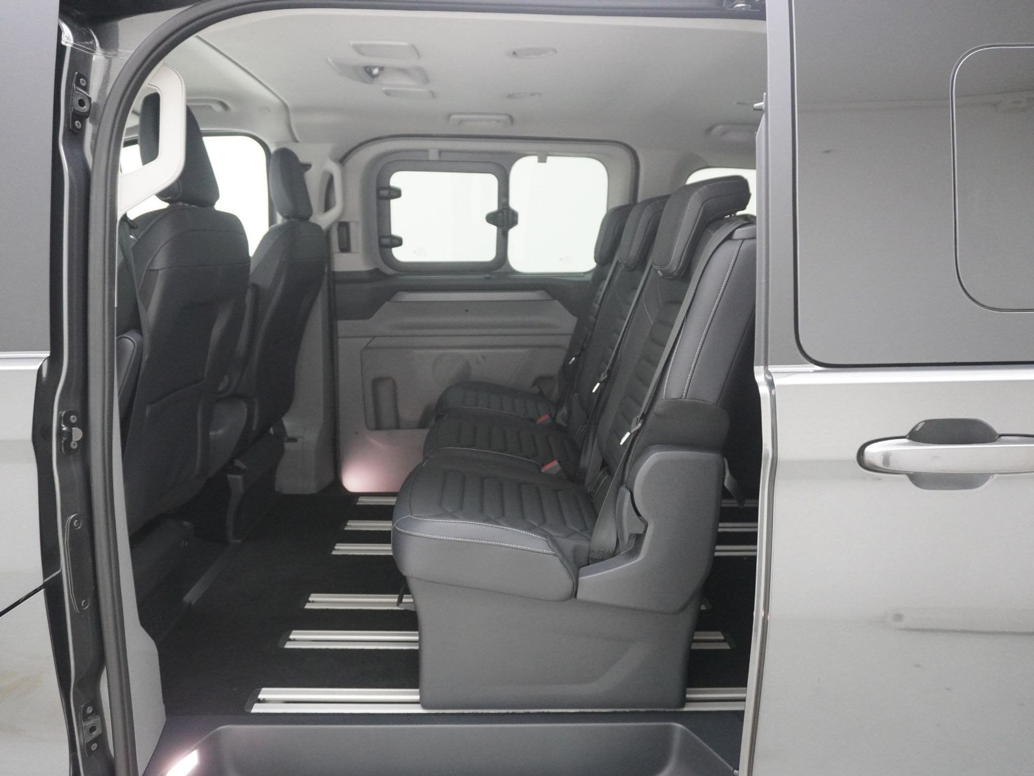 listing desktop thumbnail image 8