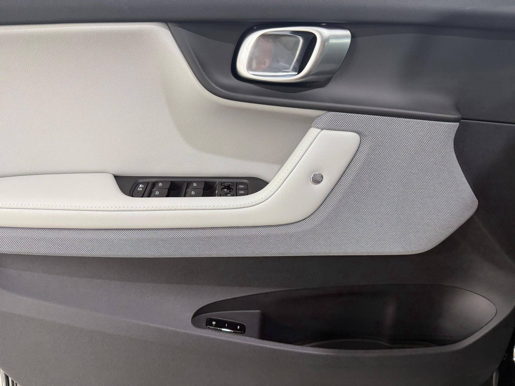 listing desktop thumbnail image 14