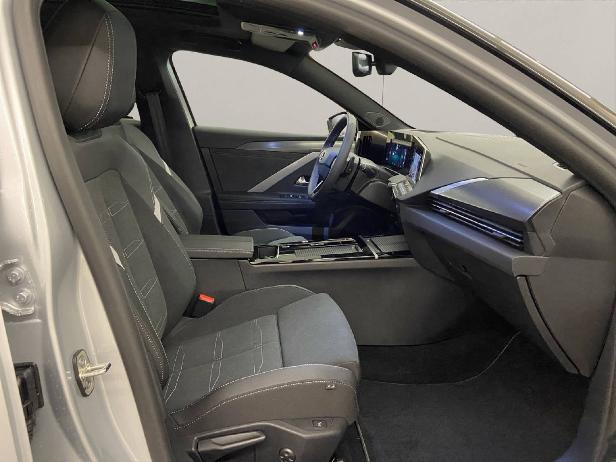 listing desktop thumbnail image 11