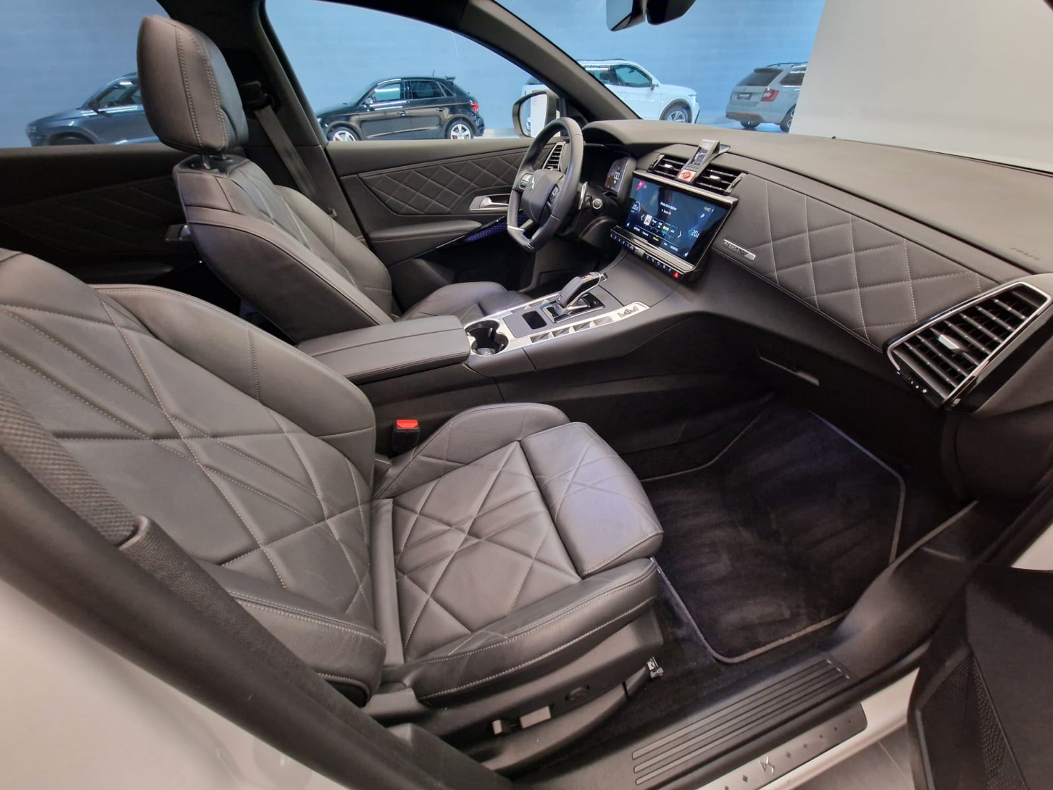 listing desktop thumbnail image 12