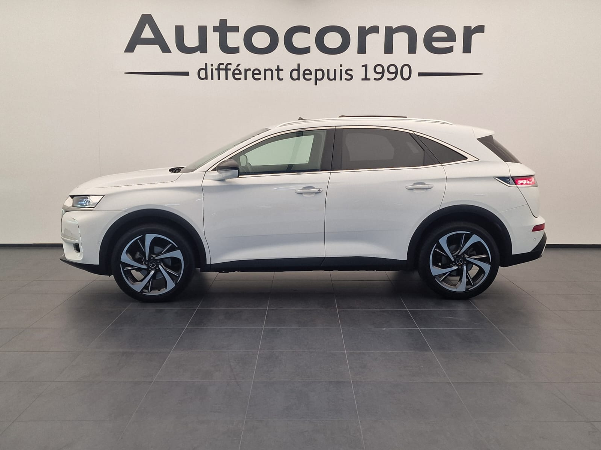 listing desktop thumbnail image 1