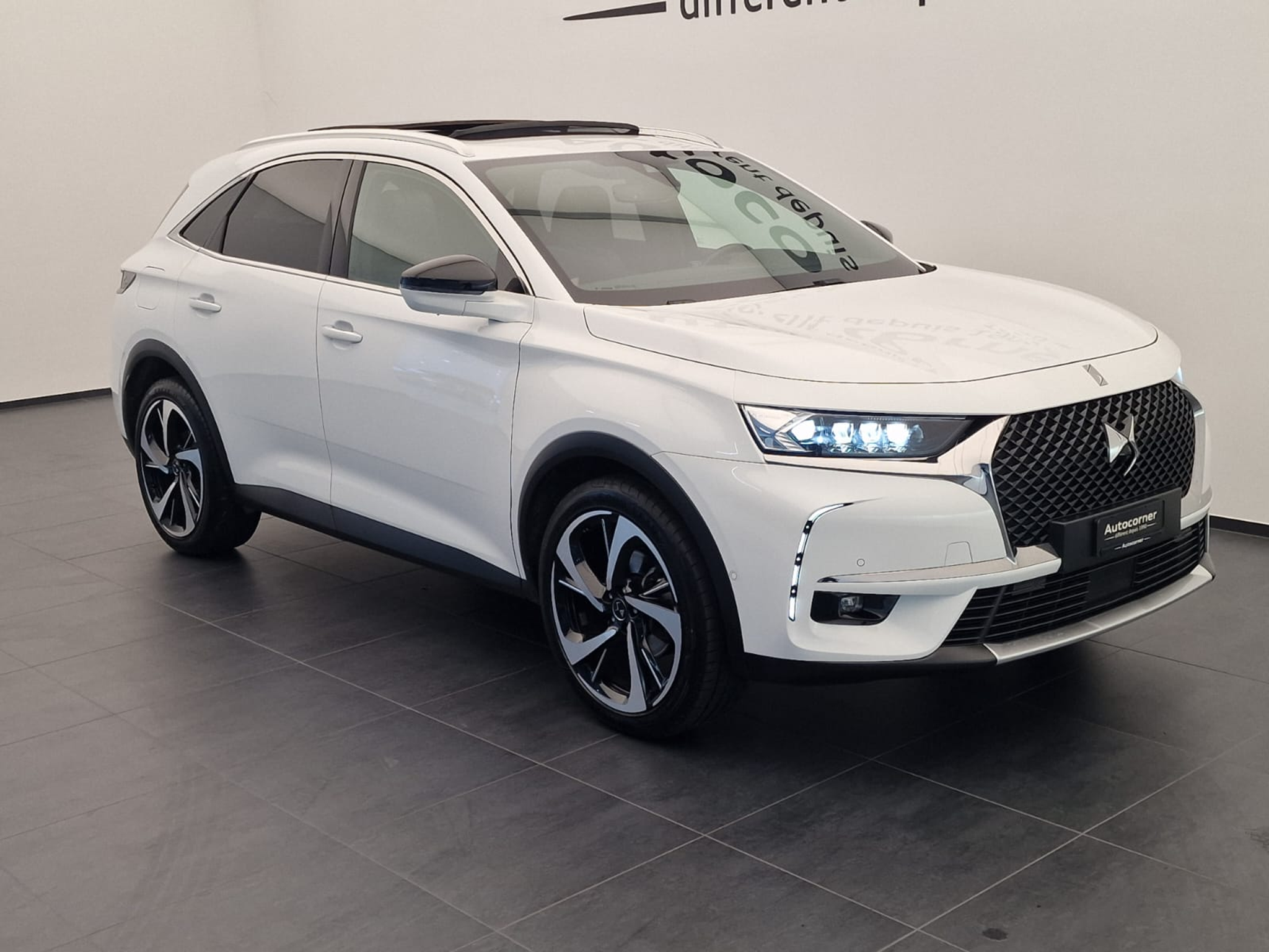 listing desktop thumbnail image 4